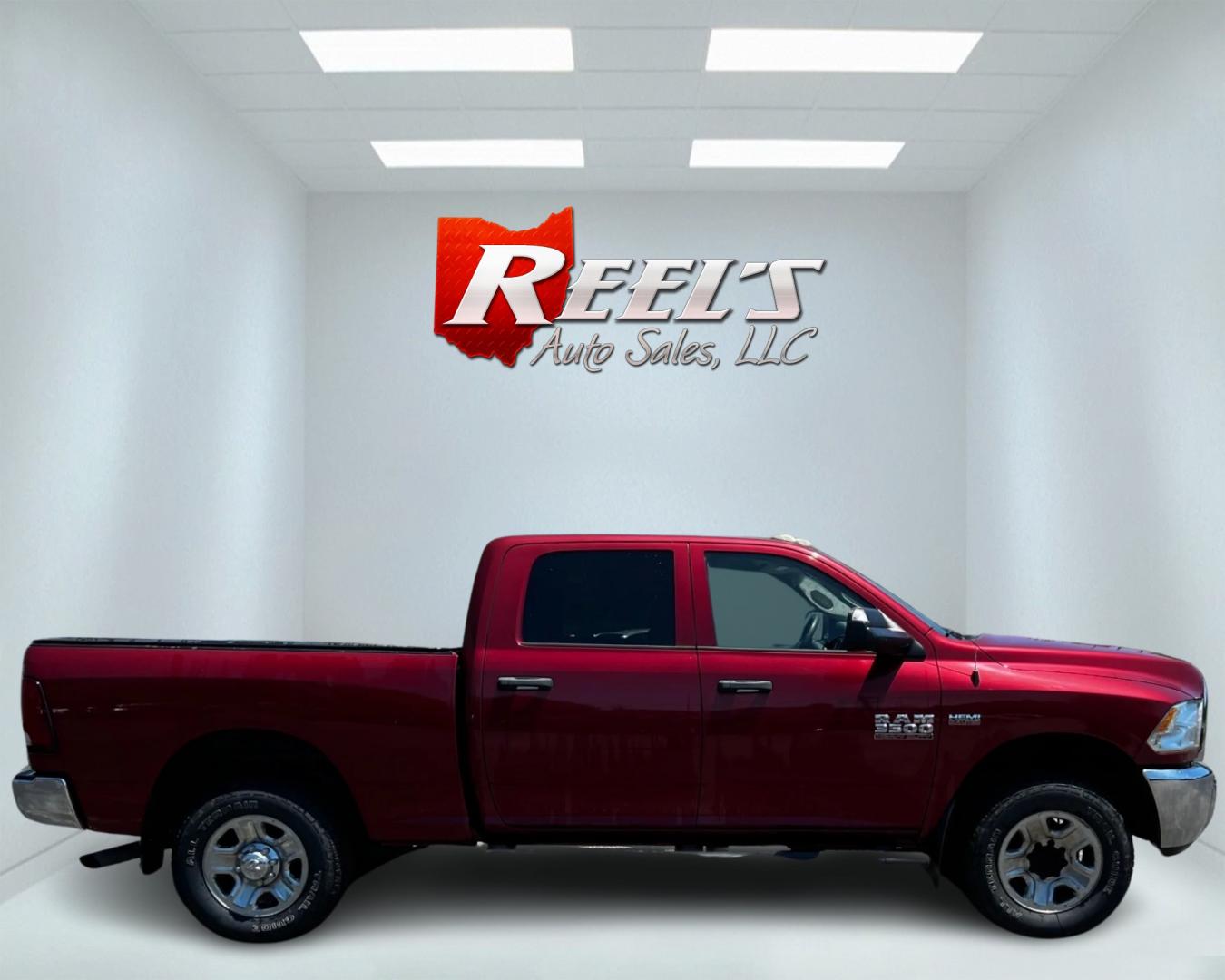 2015 Red /Black RAM 3500 Tradesman Crew Cab 4WD (3C63R3CJ1FG) with an 6.4L V8 OHV engine, 6-Speed Automatic transmission, located at 11115 Chardon Rd. , Chardon, OH, 44024, (440) 214-9705, 41.580246, -81.241943 - This 2015 Ram 3500 Tradesman Crew Cab is a robust and capable truck powered by a 6.4 HEMI V8 engine paired with a 6-speed automatic 66RFE transmission. It features 3.73 gearing, providing a substantial towing capacity of 12,640 pounds and a payload capacity of 3,901 pounds, making it ideal for heavy - Photo#4