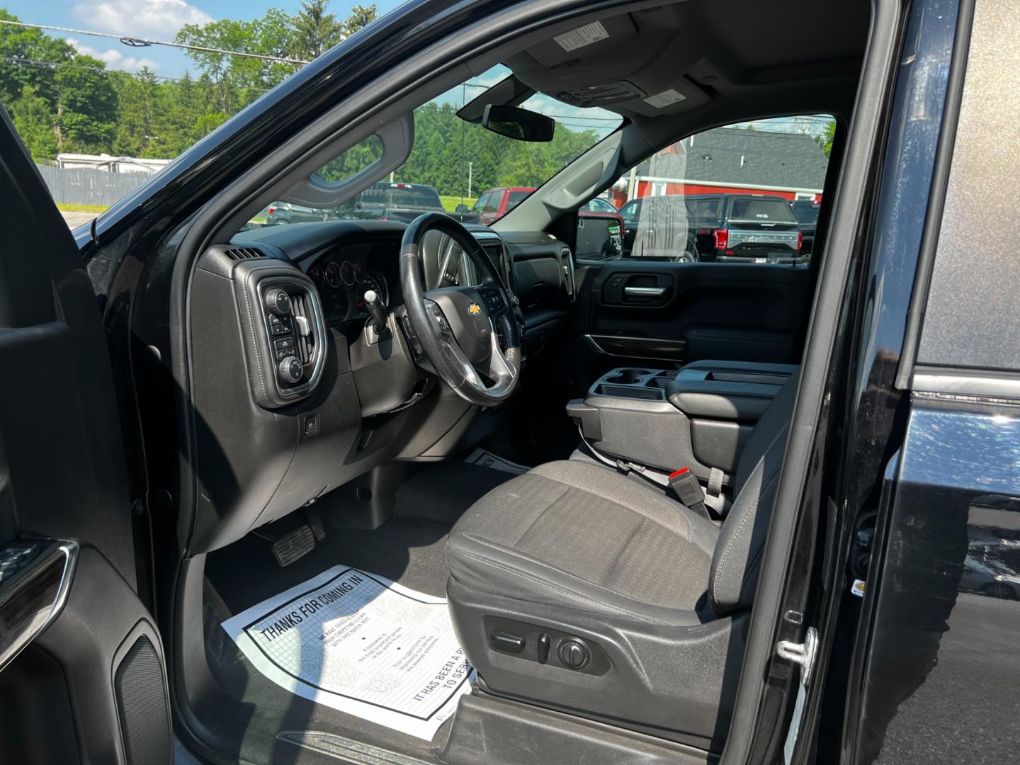 2019 Black /Black Chevrolet Silverado 1500 LT Crew Cab 4WD (1GCUYDEDXKZ) with an 5.3L V8 OHV 16V engine, 8-Speed Automatic transmission, located at 11115 Chardon Rd. , Chardon, OH, 44024, (440) 214-9705, 41.580246, -81.241943 - This 2019 Chevrolet Silverado 1500 LT Crew Cab is equipped with a powerful 5.3L Vortec V8 engine paired with an 8-speed automatic transmission, and features True North Edition styling, LED daytime running lights, and dusk-sensing headlights. Inside, it has a dual-zone automatic climate control, powe - Photo#16