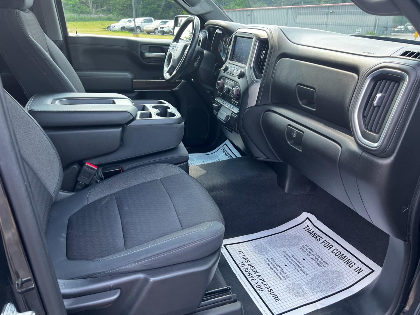 2019 Black /Black Chevrolet Silverado 1500 LT Crew Cab 4WD (1GCUYDEDXKZ) with an 5.3L V8 OHV 16V engine, 8-Speed Automatic transmission, located at 11115 Chardon Rd. , Chardon, OH, 44024, (440) 214-9705, 41.580246, -81.241943 - This 2019 Chevrolet Silverado 1500 LT Crew Cab is equipped with a powerful 5.3L Vortec V8 engine paired with an 8-speed automatic transmission, and features True North Edition styling, LED daytime running lights, and dusk-sensing headlights. Inside, it has a dual-zone automatic climate control, powe - Photo#40