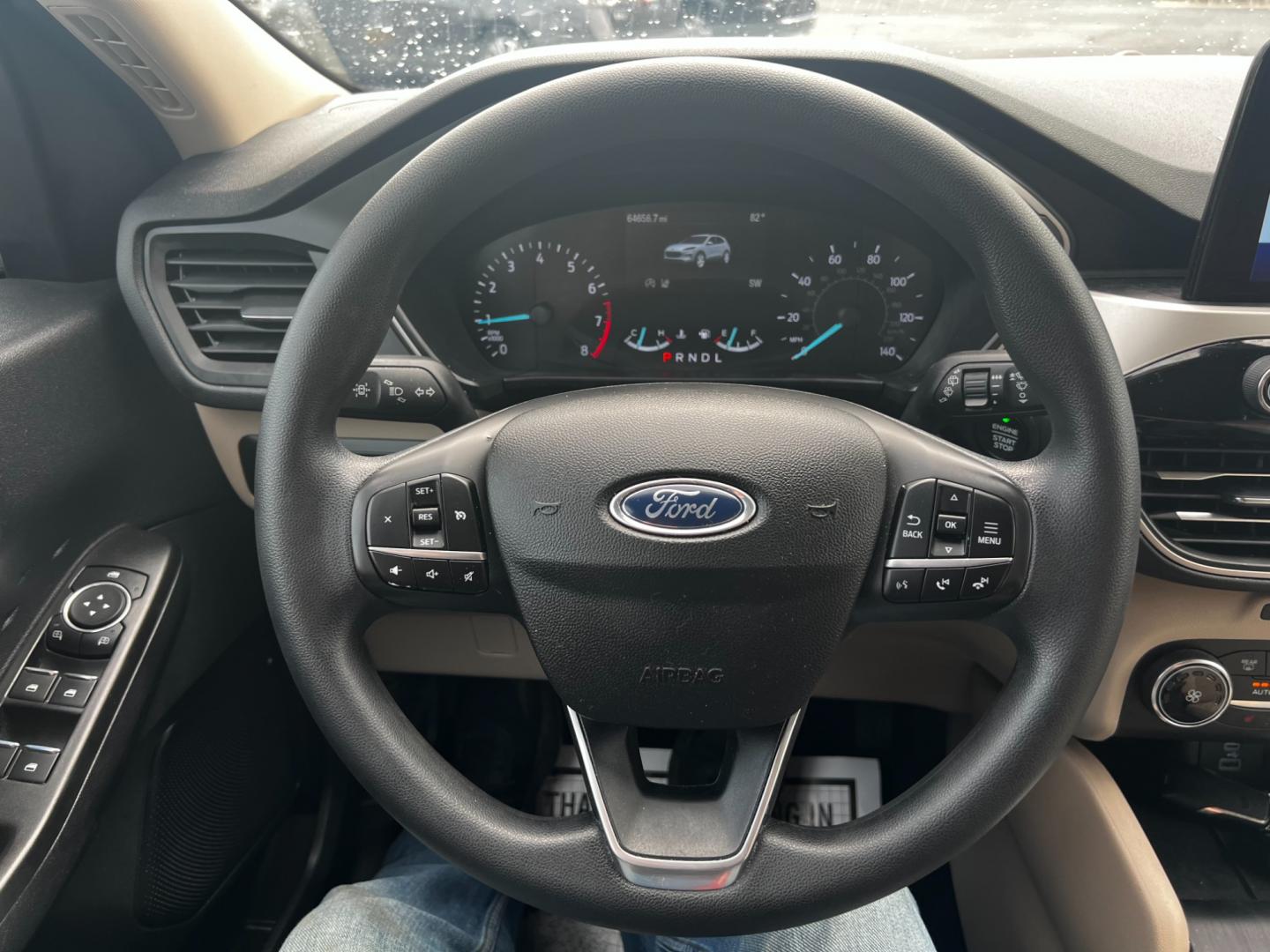 2020 Green /Gray Ford Escape SE AWD (1FMCU9G60LU) with an 1.5L I3 DOHC 12V TURBO engine, 8-Speed Automatic transmission, located at 547 E. Main St., Orwell, OH, 44076, (440) 437-5893, 41.535435, -80.847855 - This 2020 Ford Escape SE AWD is a modern compact SUV that combines efficiency, safety, and comfort. It's powered by a 1.5-liter EcoBoost engine paired with an 8-speed automatic transmission, offering a balance of performance and fuel economy with an impressive 31 MPG on the highway. The vehicle is e - Photo#18