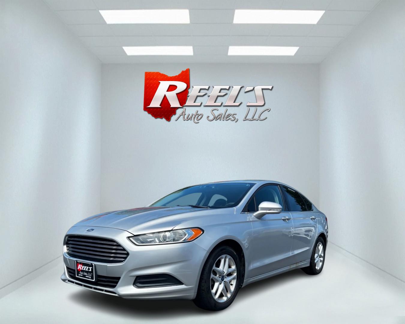 2013 Silver /Black Ford Fusion SE (3FA6P0H70DR) with an 2.5L I4 DOHC 16V engine, 6-Speed Automatic transmission, located at 547 E. Main St., Orwell, OH, 44076, (440) 437-5893, 41.535435, -80.847855 - Photo#0