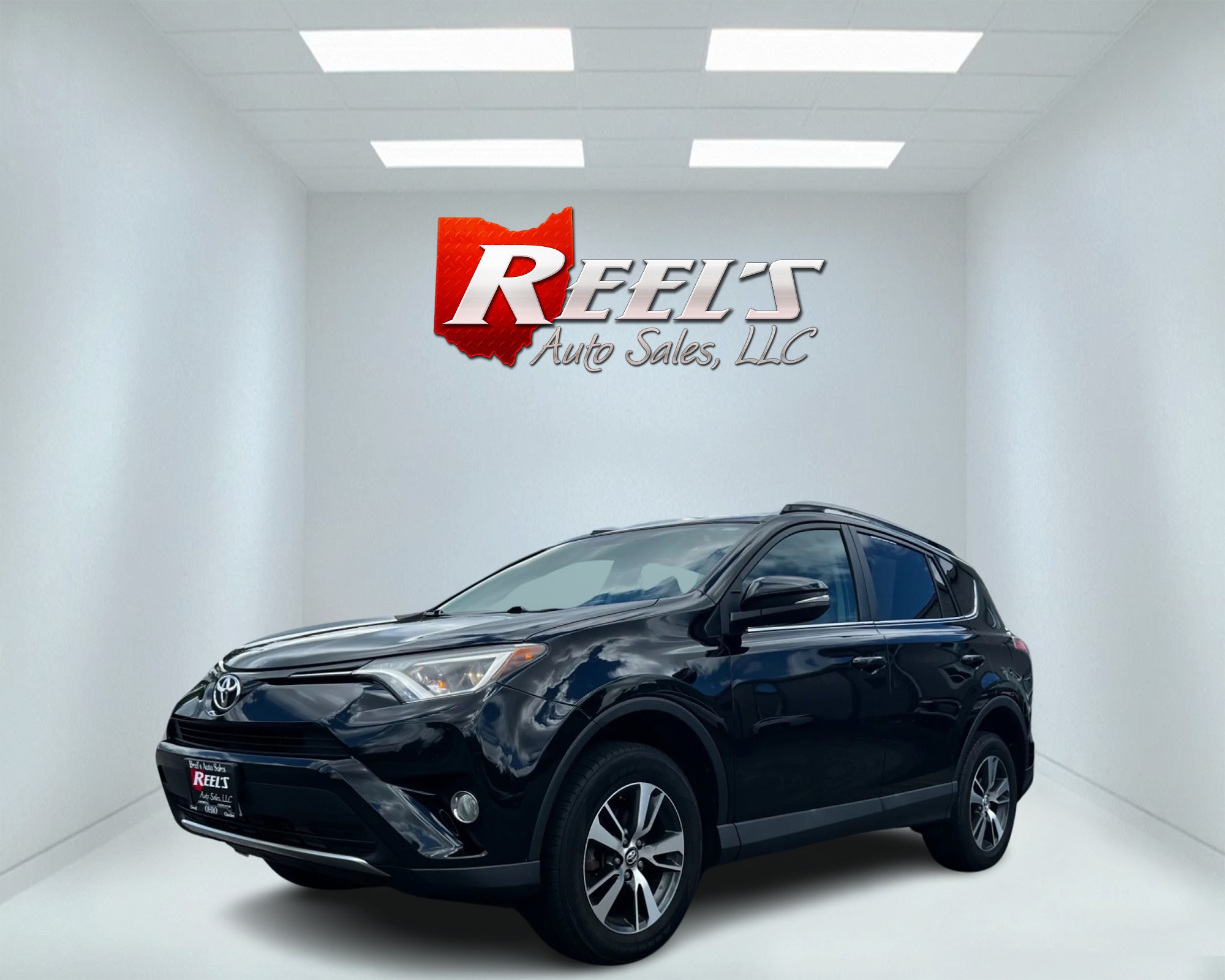 photo of 2016 Toyota RAV4 XLE AWD