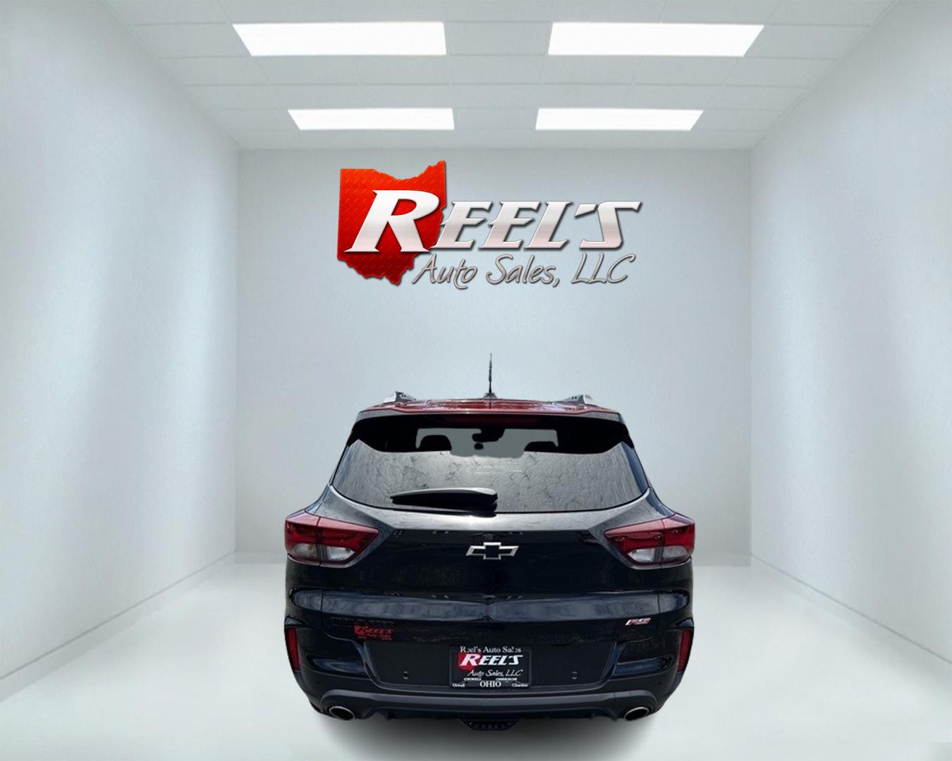 2021 Black /Black Chevrolet Trailblazer RS AWD (KL79MUSL9MB) with an 1.3L I3 DOHC 12V Turbo engine, 9A transmission, located at 11115 Chardon Rd. , Chardon, OH, 44024, (440) 214-9705, 41.580246, -81.241943 - This 2021 Chevrolet Trailblazer RS AWD is a well-equipped compact SUV that offers a blend of performance, technology, and convenience features. It's powered by a 1.3-liter turbocharged inline-3 engine paired with a 9-speed automatic transmission and all-wheel drive. The vehicle comes with an array o - Photo#5