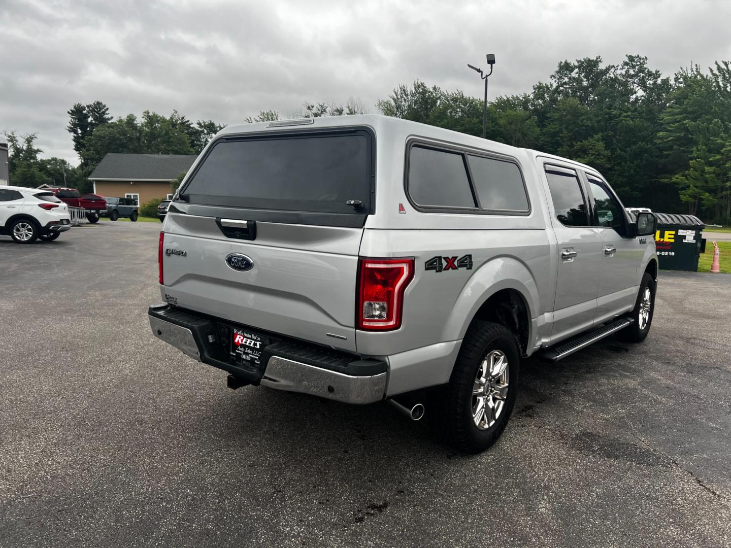 2016 Silver /Gray Ford F-150 XLT 302A (1FTEW1EF3GF) with an 5.0L V8 OHV 32V FFV engine, 6-Speed Automatic transmission, located at 11115 Chardon Rd. , Chardon, OH, 44024, (440) 214-9705, 41.580246, -81.241943 - This 2016 Ford F-150 XLT 302A Crew Cab 4WD is a robust pickup truck powered by a 5.0 Coyote V8 engine producing 385 HP and 387 lb-ft of torque, paired with a 6-speed automatic transmission. It boasts impressive capabilities with an 8,900-pound towing capacity and 1,889-pound payload capacity. The tr - Photo#19