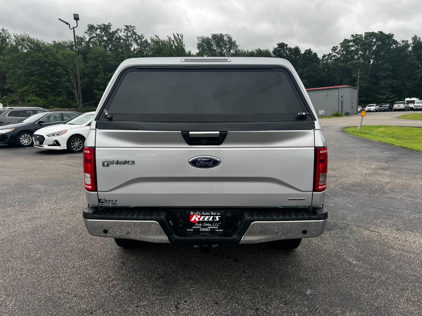 2016 Silver /Gray Ford F-150 XLT 302A (1FTEW1EF3GF) with an 5.0L V8 OHV 32V FFV engine, 6-Speed Automatic transmission, located at 11115 Chardon Rd. , Chardon, OH, 44024, (440) 214-9705, 41.580246, -81.241943 - This 2016 Ford F-150 XLT 302A Crew Cab 4WD is a robust pickup truck powered by a 5.0 Coyote V8 engine producing 385 HP and 387 lb-ft of torque, paired with a 6-speed automatic transmission. It boasts impressive capabilities with an 8,900-pound towing capacity and 1,889-pound payload capacity. The tr - Photo#20