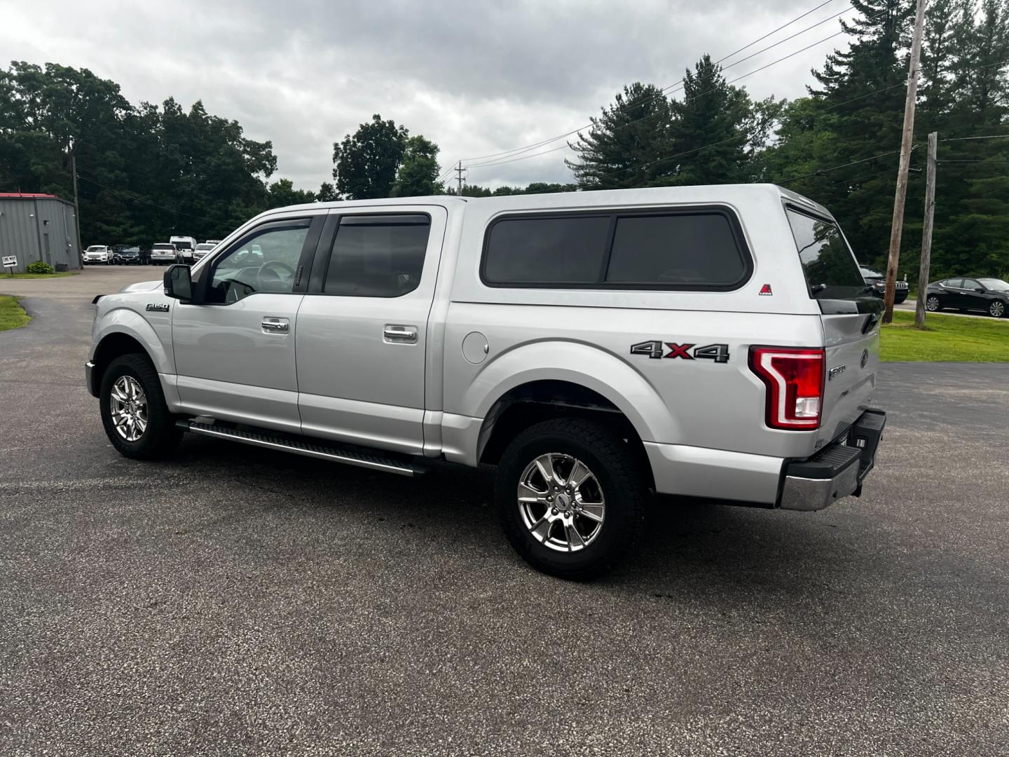 2016 Silver /Gray Ford F-150 XLT 302A (1FTEW1EF3GF) with an 5.0L V8 OHV 32V FFV engine, 6-Speed Automatic transmission, located at 11115 Chardon Rd. , Chardon, OH, 44024, (440) 214-9705, 41.580246, -81.241943 - This 2016 Ford F-150 XLT 302A Crew Cab 4WD is a robust pickup truck powered by a 5.0 Coyote V8 engine producing 385 HP and 387 lb-ft of torque, paired with a 6-speed automatic transmission. It boasts impressive capabilities with an 8,900-pound towing capacity and 1,889-pound payload capacity. The tr - Photo#23