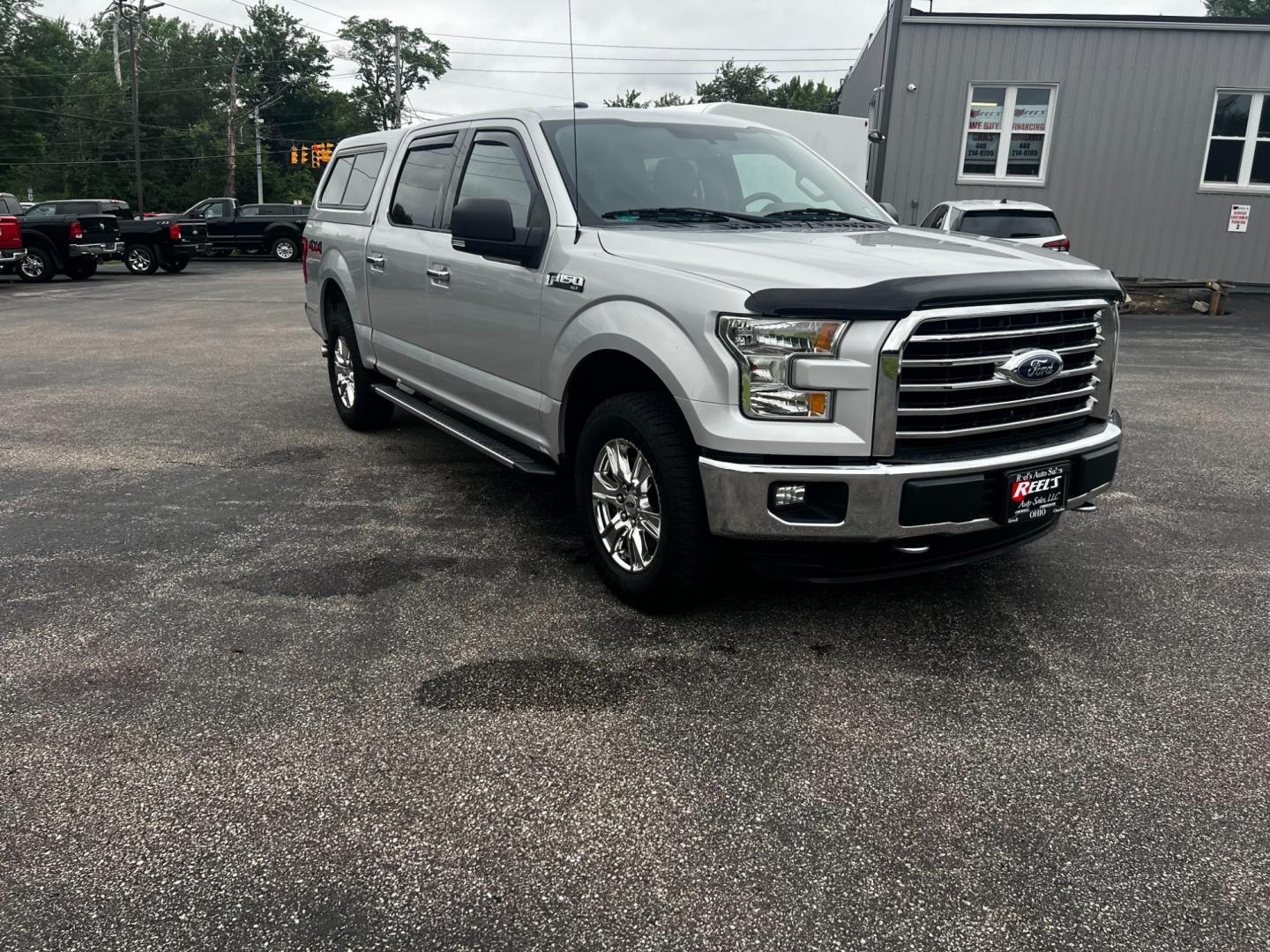 2016 Silver /Gray Ford F-150 XLT 302A (1FTEW1EF3GF) with an 5.0L V8 OHV 32V FFV engine, 6-Speed Automatic transmission, located at 11115 Chardon Rd. , Chardon, OH, 44024, (440) 214-9705, 41.580246, -81.241943 - This 2016 Ford F-150 XLT 302A Crew Cab 4WD is a robust pickup truck powered by a 5.0 Coyote V8 engine producing 385 HP and 387 lb-ft of torque, paired with a 6-speed automatic transmission. It boasts impressive capabilities with an 8,900-pound towing capacity and 1,889-pound payload capacity. The tr - Photo#12