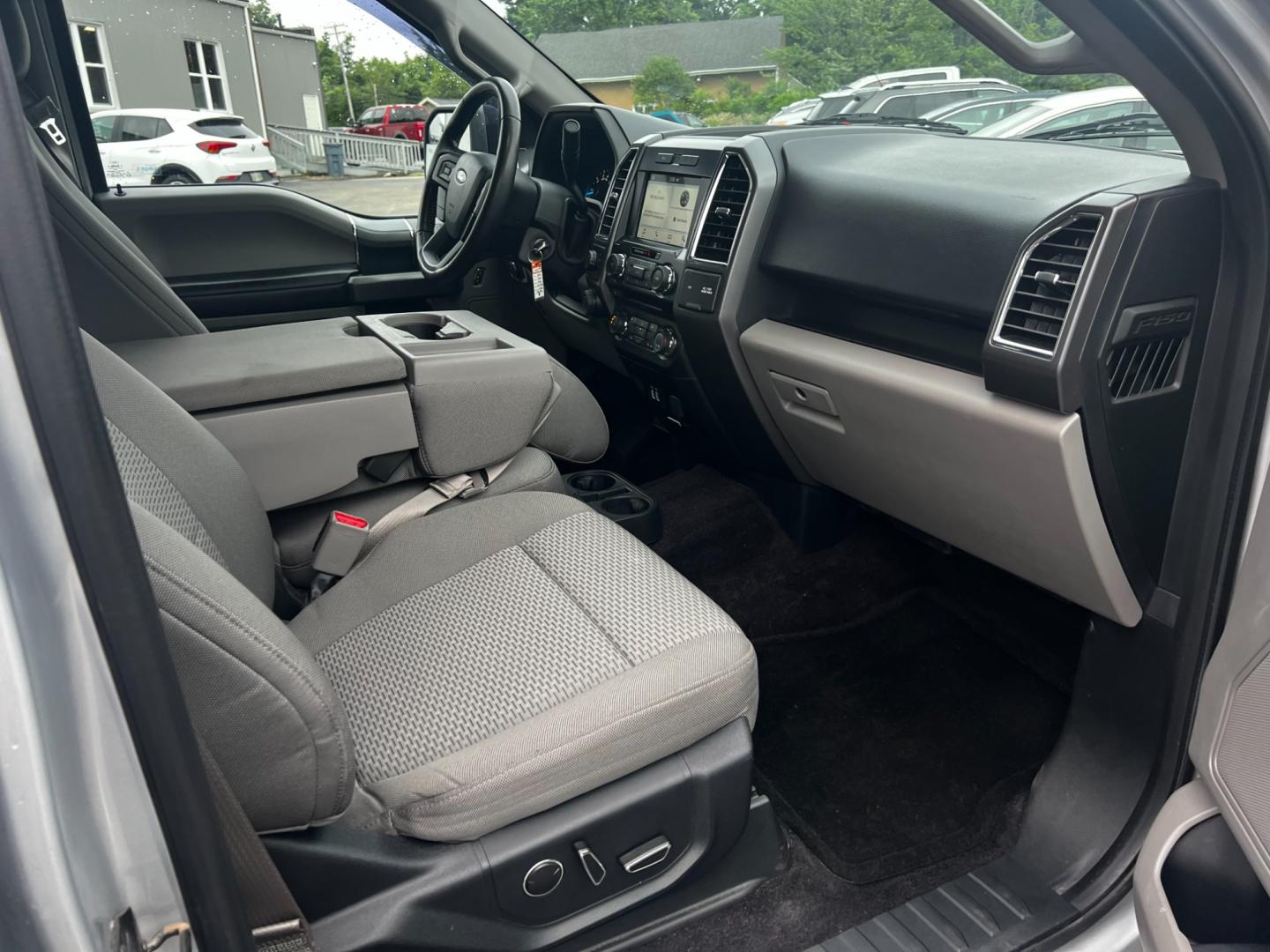 2016 Silver /Gray Ford F-150 XLT 302A (1FTEW1EF3GF) with an 5.0L V8 OHV 32V FFV engine, 6-Speed Automatic transmission, located at 11115 Chardon Rd. , Chardon, OH, 44024, (440) 214-9705, 41.580246, -81.241943 - Photo#52