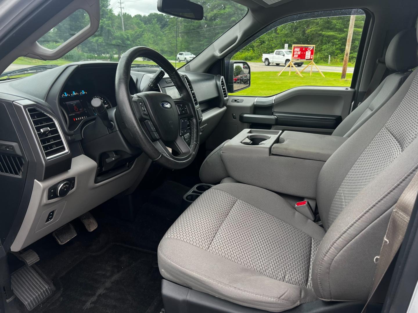 2016 Silver /Gray Ford F-150 XLT 302A (1FTEW1EF3GF) with an 5.0L V8 OHV 32V FFV engine, 6-Speed Automatic transmission, located at 11115 Chardon Rd. , Chardon, OH, 44024, (440) 214-9705, 41.580246, -81.241943 - This 2016 Ford F-150 XLT 302A Crew Cab 4WD is a robust pickup truck powered by a 5.0 Coyote V8 engine producing 385 HP and 387 lb-ft of torque, paired with a 6-speed automatic transmission. It boasts impressive capabilities with an 8,900-pound towing capacity and 1,889-pound payload capacity. The tr - Photo#29