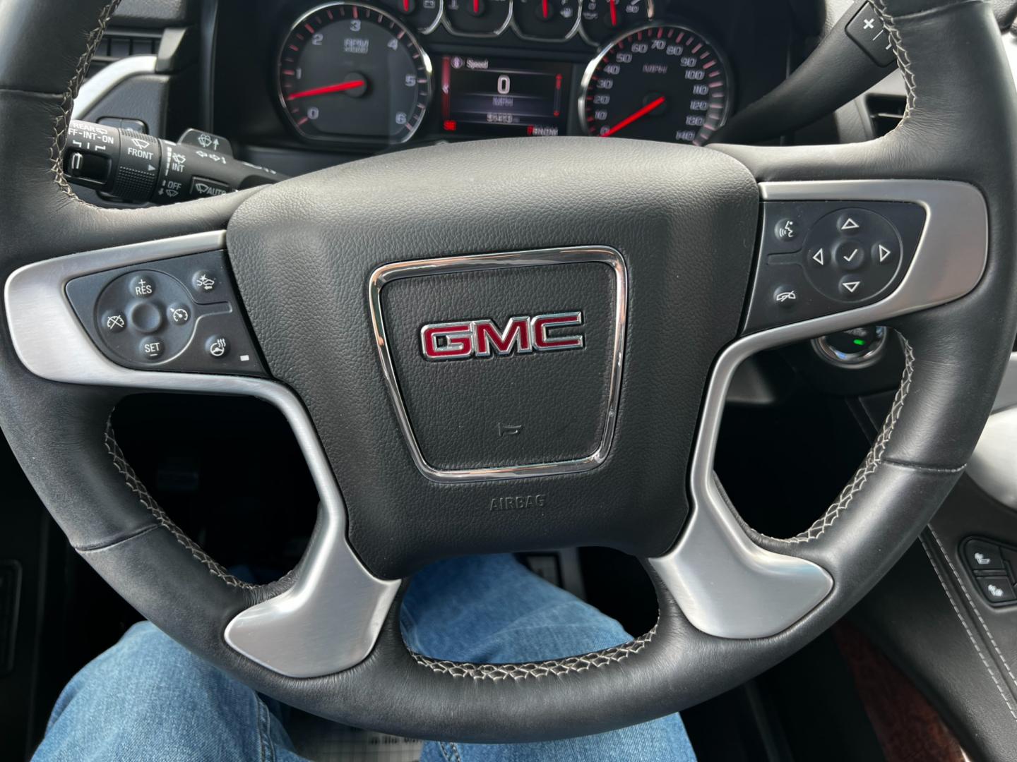 2015 Silver /Black GMC Yukon SLT 4WD (1GKS2BKC3FR) with an 5.3L V8 OHV 16V FFV engine, 6-Speed Automatic transmission, located at 547 E. Main St., Orwell, OH, 44076, (440) 437-5893, 41.535435, -80.847855 - Photo#28