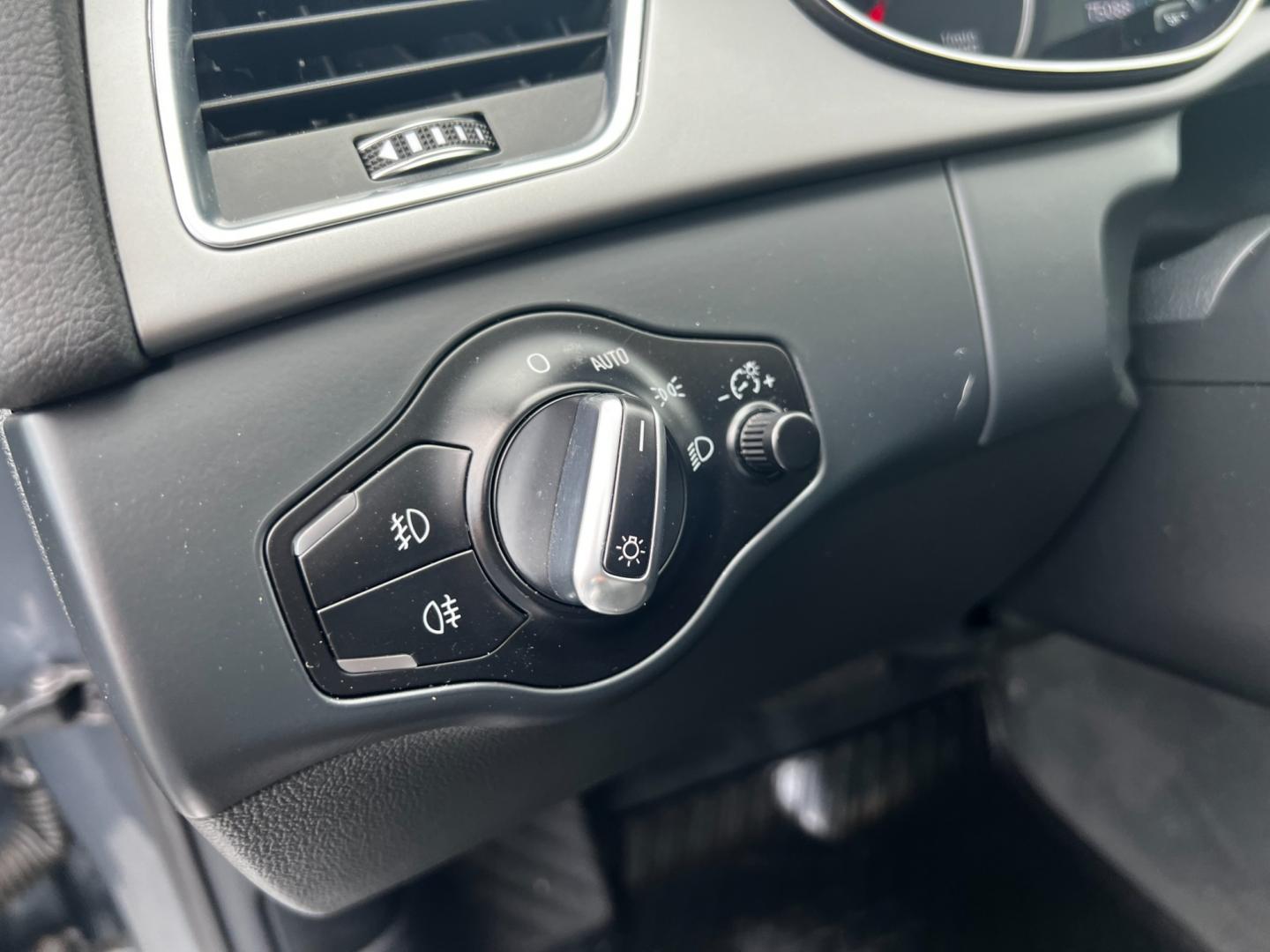 2013 Gray /Black Audi A4 2.0T Premium Sedan quattro (WAUBFAFL0DN) with an 2.0L I4 DOHC 16V TURBO engine, 8-Speed Automatic transmission, located at 11115 Chardon Rd. , Chardon, OH, 44024, (440) 214-9705, 41.580246, -81.241943 - This 2013 Audi A4 Premium Quattro is a refined luxury sedan that combines performance, comfort, and efficiency. It features a 2.0-liter turbocharged four-cylinder engine paired with an 8-speed automatic transmission and Audi's renowned Quattro all-wheel drive system. The A4 offers a blend of luxury - Photo#21