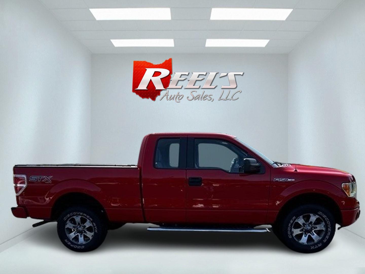 2014 Red /Gray Ford F-150 STX SuperCab 6.5-ft. Bed 4WD (1FTFX1EF7EF) with an 5.0L V8 engine, 6-Speed Automatic transmission, located at 547 E. Main St., Orwell, OH, 44076, (440) 437-5893, 41.535435, -80.847855 - Photo#4