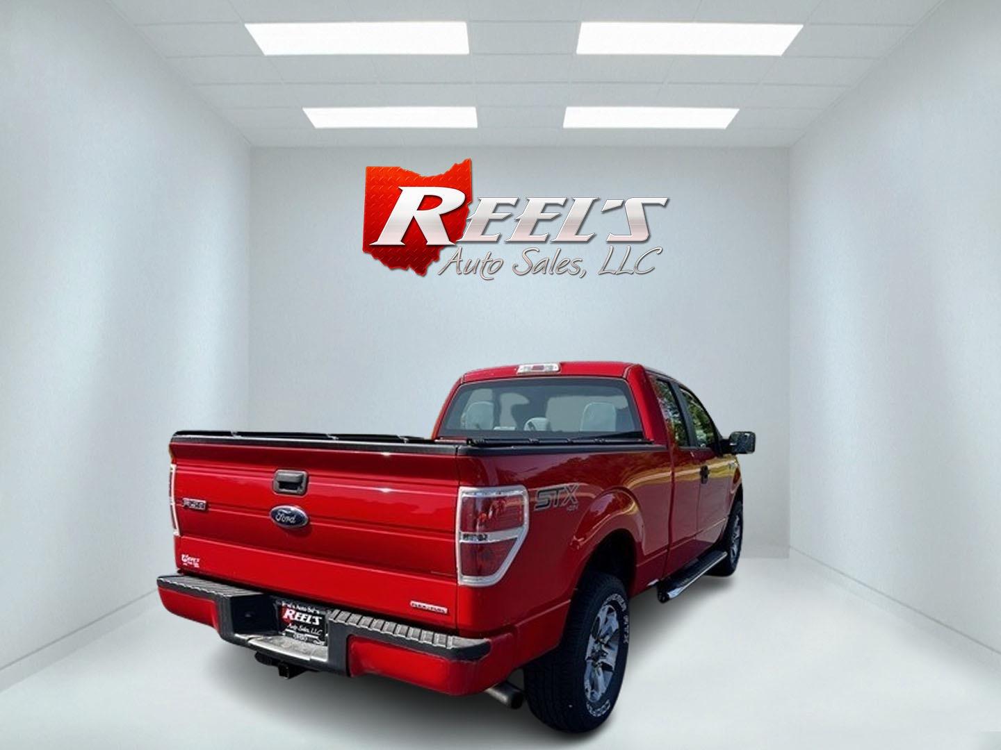 2014 Red /Gray Ford F-150 STX SuperCab 6.5-ft. Bed 4WD (1FTFX1EF7EF) with an 5.0L V8 engine, 6-Speed Automatic transmission, located at 547 E. Main St., Orwell, OH, 44076, (440) 437-5893, 41.535435, -80.847855 - Photo#5