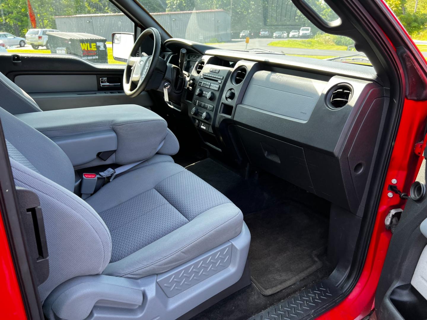 2014 Red /Gray Ford F-150 STX SuperCab 6.5-ft. Bed 4WD (1FTFX1EF7EF) with an 5.0L V8 engine, 6-Speed Automatic transmission, located at 547 E. Main St., Orwell, OH, 44076, (440) 437-5893, 41.535435, -80.847855 - Photo#32