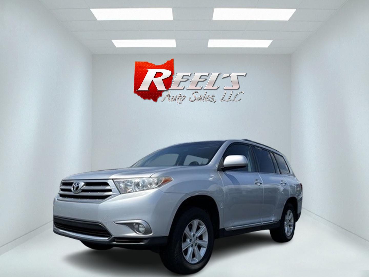 2013 Silver /Black Toyota Highlander SE 4WD (5TDBK3EH0DS) with an 3.5L V6 DOHC 24V engine, 5-Speed Automatic transmission, located at 11115 Chardon Rd. , Chardon, OH, 44024, (440) 214-9705, 41.580246, -81.241943 - This 2013 Toyota Highlander SE 4WD is a well-equipped midsize SUV that offers a blend of comfort, capability, and versatility. It's powered by a robust 3.5-liter 2GR-FE V6 engine paired with a 5-speed automatic transmission, providing smooth and reliable performance. The 4WD system enhances traction - Photo#0