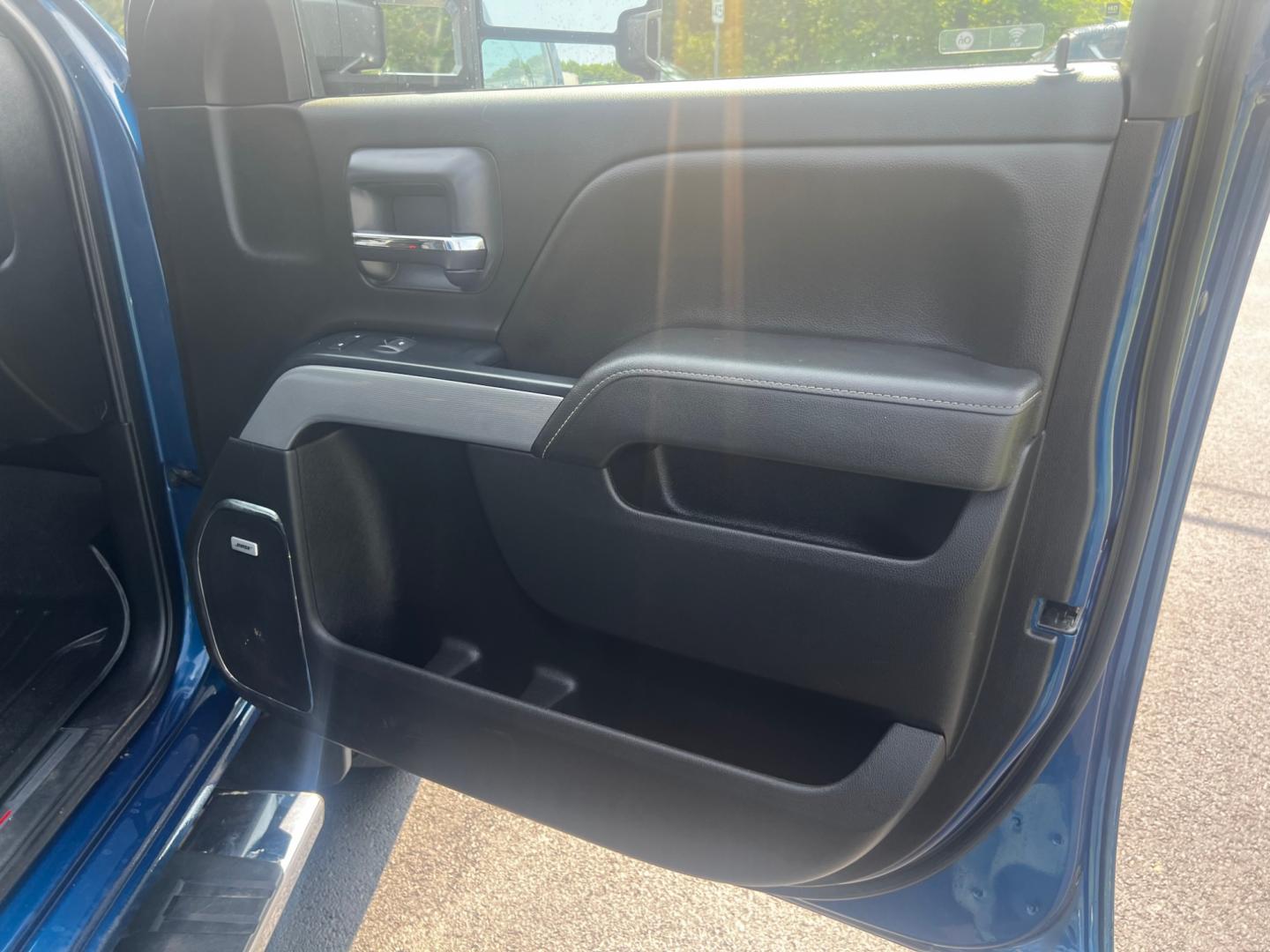 2019 Blue /Black Chevrolet Silverado 2500HD LTZ Crew Cab 4WD (1GC1KTEY3KF) with an 6.6L V8 OHV 16V DIESEL engine, 6A transmission, located at 11115 Chardon Rd. , Chardon, OH, 44024, (440) 214-9705, 41.580246, -81.241943 - Photo#53