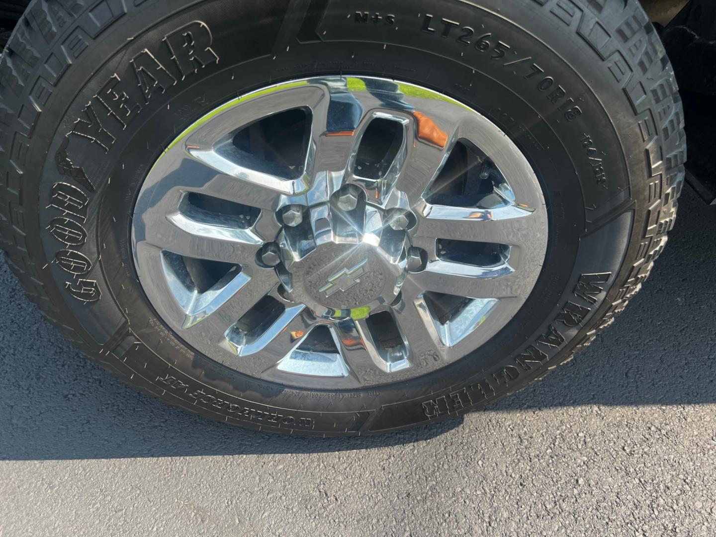 2019 Blue /Black Chevrolet Silverado 2500HD LTZ Crew Cab 4WD (1GC1KTEY3KF) with an 6.6L V8 OHV 16V DIESEL engine, 6A transmission, located at 11115 Chardon Rd. , Chardon, OH, 44024, (440) 214-9705, 41.580246, -81.241943 - Photo#13