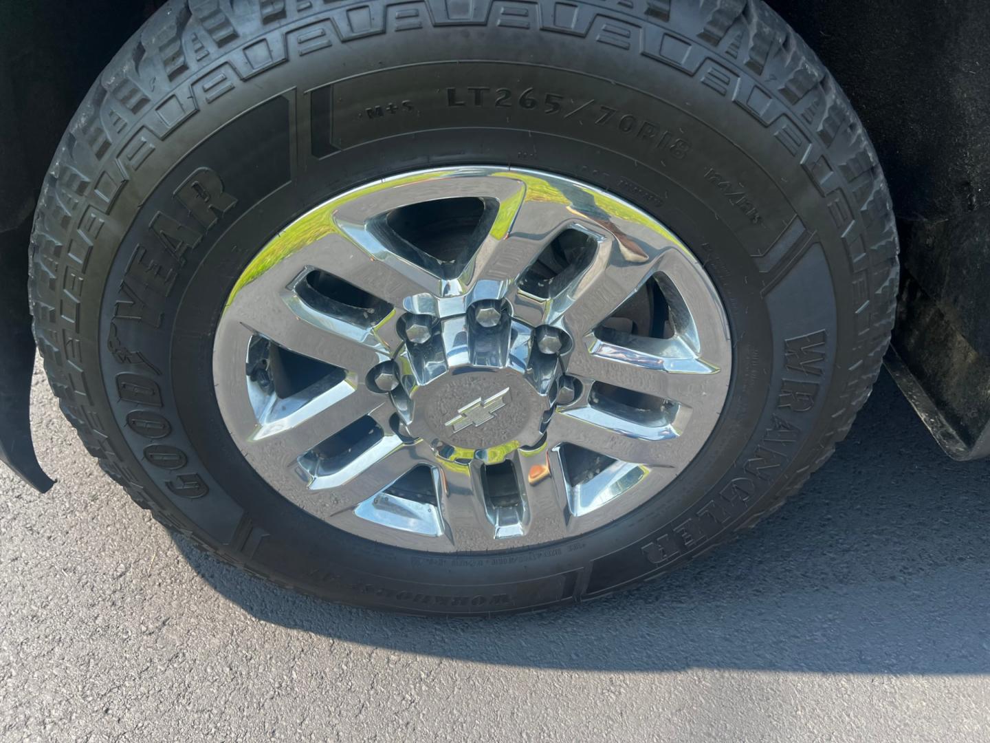 2019 Blue /Black Chevrolet Silverado 2500HD LTZ Crew Cab 4WD (1GC1KTEY3KF) with an 6.6L V8 OHV 16V DIESEL engine, 6A transmission, located at 11115 Chardon Rd. , Chardon, OH, 44024, (440) 214-9705, 41.580246, -81.241943 - Photo#21