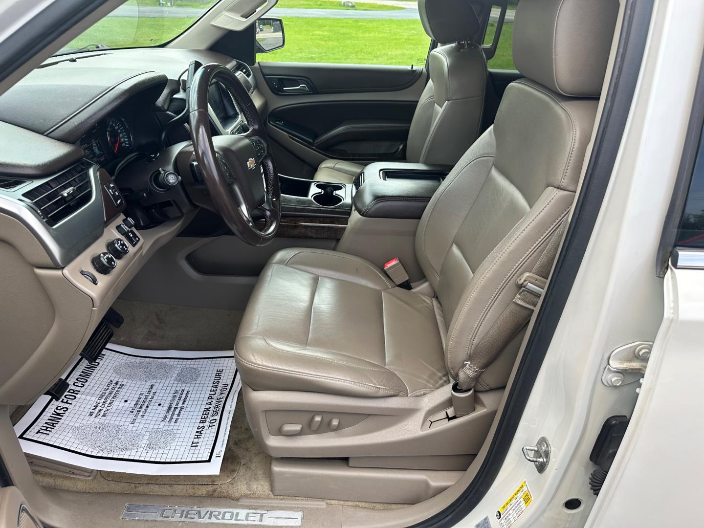 2015 White /Brown Chevrolet Tahoe LT 4WD (1GNSKBKC8FR) with an 5.3L V8 OHV 16V engine, 6-Speed Automatic transmission, located at 11115 Chardon Rd. , Chardon, OH, 44024, (440) 214-9705, 41.580246, -81.241943 - Photo#10