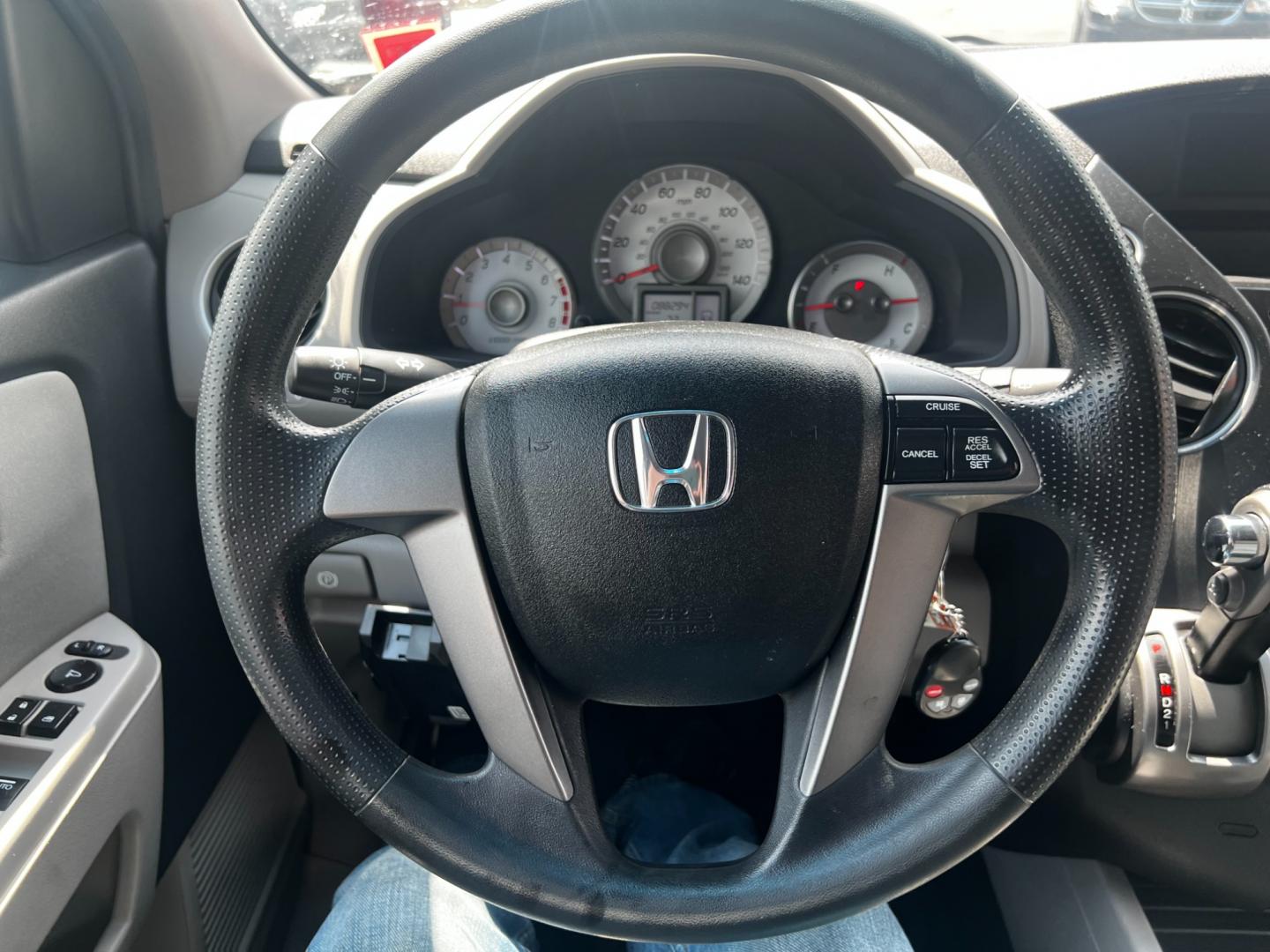 2012 White /Gray Honda Pilot LX 4WD 5-Spd AT (5FNYF4H29CB) with an 3.5L V6 SOHC 24V engine, 5-Speed Automatic transmission, located at 547 E. Main St., Orwell, OH, 44076, (440) 437-5893, 41.535435, -80.847855 - This 2012 Honda Pilot LX 4WD is a midsize SUV that offers reliable performance and numerous convenience features. It is powered by a 3.5 SOHC V6 engine coupled with a 5-speed automatic transmission. The SUV can tow up to 4,500 pounds, offering the VTM-4 lock system for better handling and traction. - Photo#34