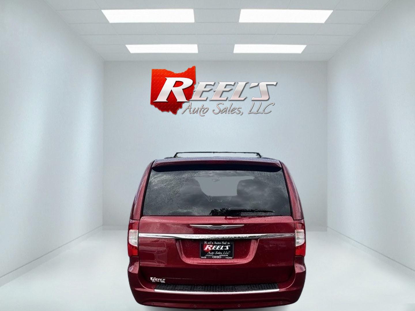 2013 Red /Black Chrysler Town & Country Touring-L (2C4RC1CG4DR) with an 3.6L V6 DOHC 24V FFV engine, 6-Speed Automatic transmission, located at 547 E. Main St., Orwell, OH, 44076, (440) 437-5893, 41.535435, -80.847855 - Photo#5