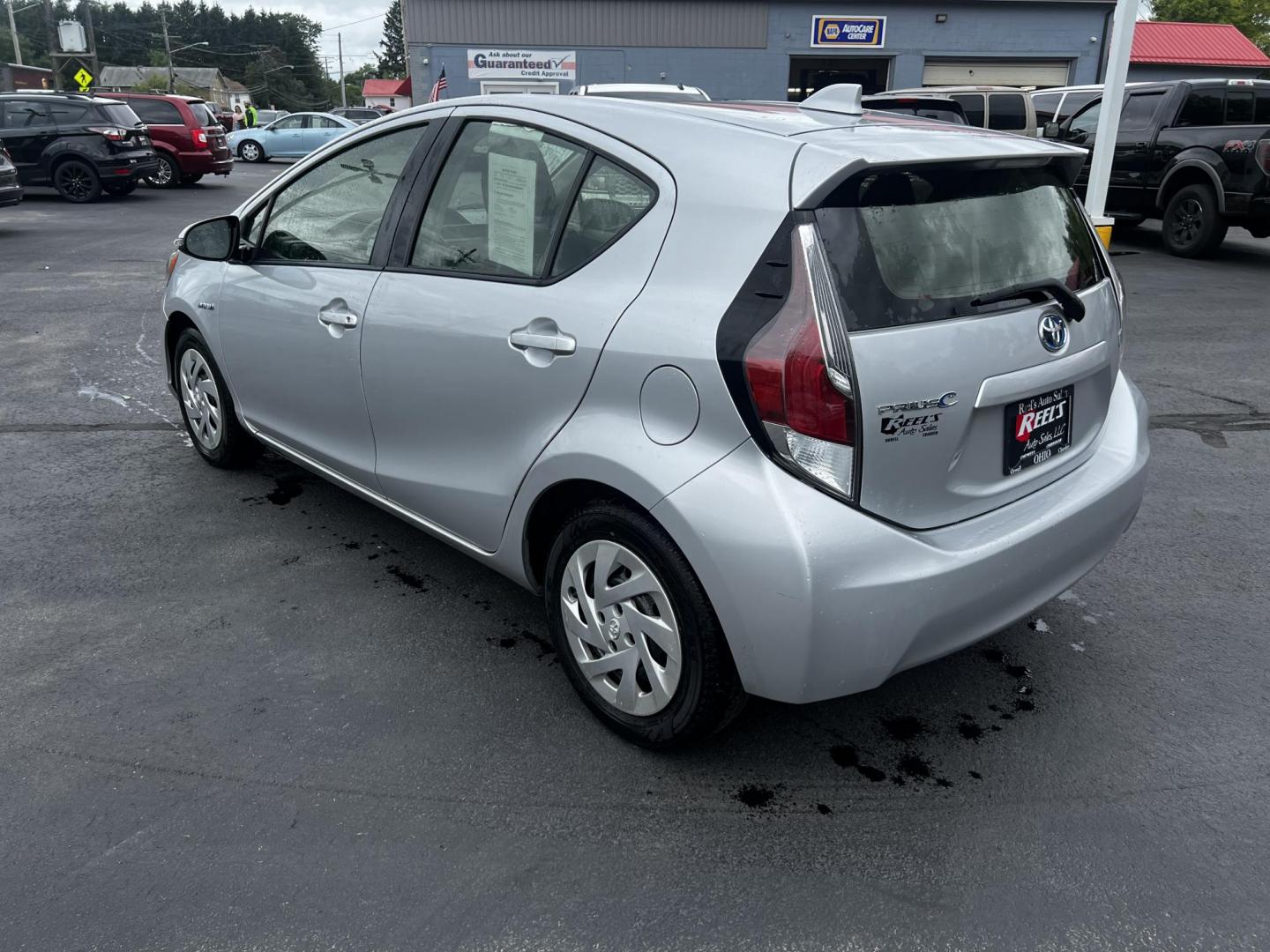 2016 Silver /Black Toyota Prius c Three (JTDKDTB32G1) with an 1.5L I4 DOHC 16V HYBRID engine, Automatic transmission, located at 547 E. Main St., Orwell, OH, 44076, (440) 437-5893, 41.535435, -80.847855 - This 2016 Toyota Prius C Three is a highly fuel-efficient compact hybrid, boasting an impressive 50 MPG combined rating. This eco-friendly model comes equipped with modern features including LED headlights and daytime running lights for improved visibility and energy efficiency. The interior feature - Photo#22