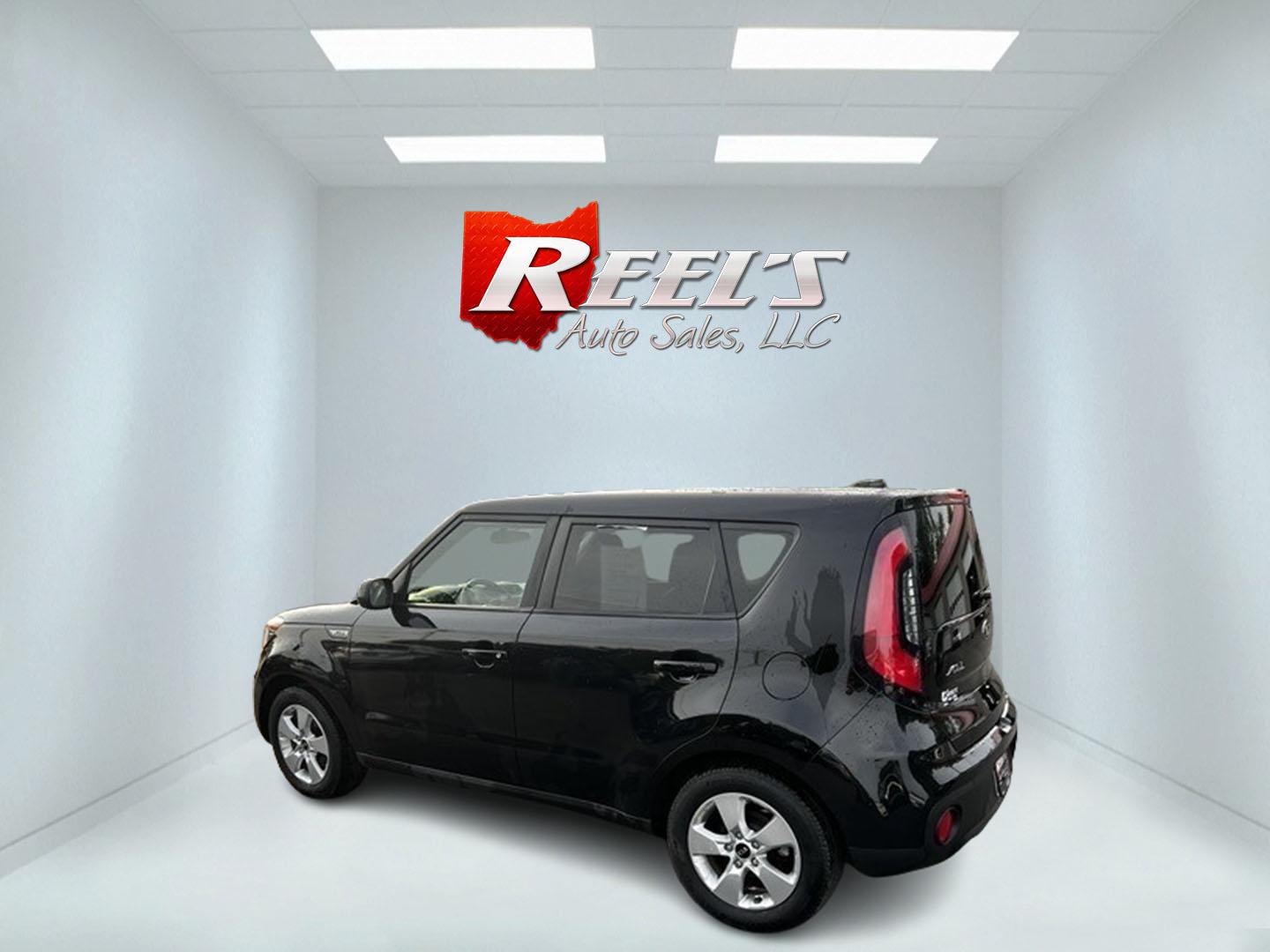 2018 /Black Kia Soul Base 6A (KNDJN2A20J7) with an 1.6L I4 DOHC 16V engine, 6-Speed Automatic transmission, located at 11115 Chardon Rd. , Chardon, OH, 44024, (440) 214-9705, 41.580246, -81.241943 - This 2018 Kia Soul, featuring a 1.6 I4 GDI engine paired with a 6-speed automatic transmission, provides a practical and economical driving option, achieving up to 30 MPG on the highway. This compact crossover is designed with urban efficiency in mind, offering a unique and boxy design that maximize - Photo#8