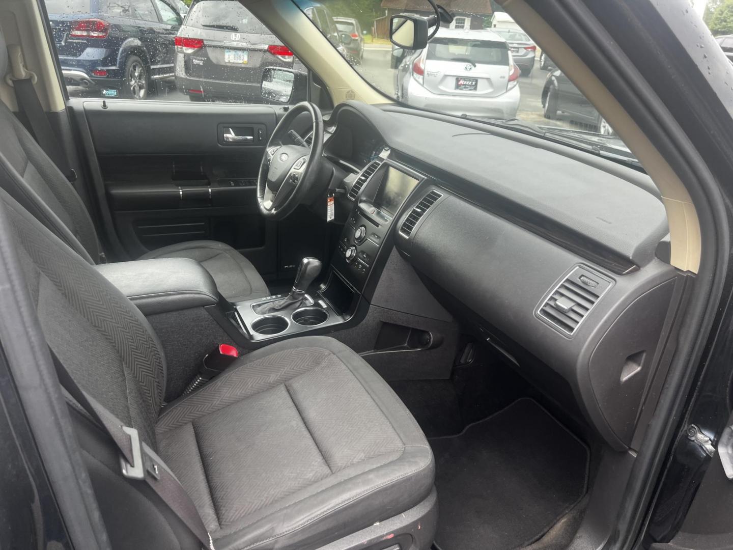 2013 /Black Ford Flex SEL AWD (2FMHK6C82DB) with an 3.5L V6 DOHC 24V engine, 6-Speed Automatic transmission, located at 547 E. Main St., Orwell, OH, 44076, (440) 437-5893, 41.535435, -80.847855 - Photo#37