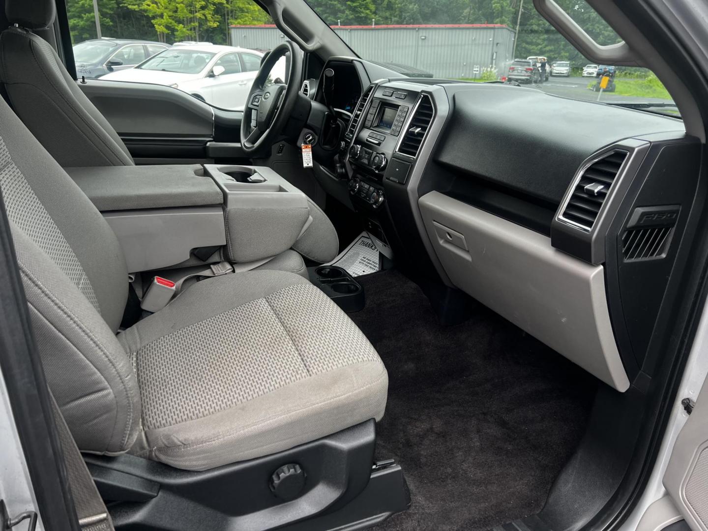 2016 Silver /Black Ford F-150 XLT SuperCrew 5.5-ft. Bed 4WD (1FTEW1EP2GF) with an 2.7L V6 DOHC 24V TWIN TURBO engine, 6 Speed Automatic transmission, located at 11115 Chardon Rd. , Chardon, OH, 44024, (440) 214-9705, 41.580246, -81.241943 - Photo#39