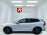 2018 /White Volvo XC60 T5 Momentum AWD (YV4102RK5J1) with an 2.0 I4 DOHC I4 Turbo engine, 6 Speed Automatic transmission, located at 11115 Chardon Rd. , Chardon, OH, 44024, (440) 214-9705, 41.580246, -81.241943 - This 2018 Volvo XC60 T5 Momentum AWD is a stylish and sophisticated compact luxury SUV, powered by a 2.0L turbocharged engine delivering 250 horsepower. It features an elegant leather interior with dual-zone automatic climate control and includes both a power panoramic moonroof and heated front seat - Photo#8