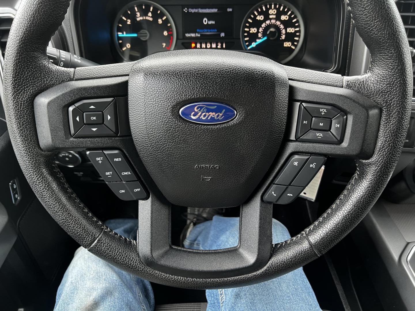 2016 Red /Black Ford F-150 XLT SuperCrew 6.5-ft. Bed 4WD (1FTEW1EP0GF) with an 2.7L V6 DOHC 24V TWIN TURBO engine, 6-Speed Automatic transmission, located at 11115 Chardon Rd. , Chardon, OH, 44024, (440) 214-9705, 41.580246, -81.241943 - Photo#27