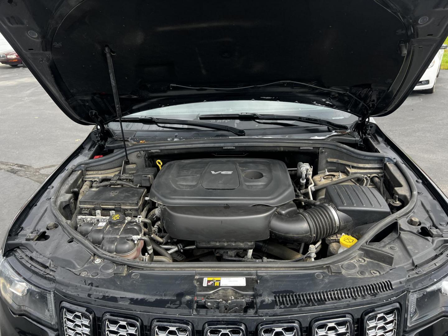 2019 Black /Black Jeep Grand Cherokee Altitude 4WD (1C4RJFAG3KC) with an 3.6L V6 DOHC 24V engine, 8A transmission, located at 547 E. Main St., Orwell, OH, 44076, (440) 437-5893, 41.535435, -80.847855 - Photo#14