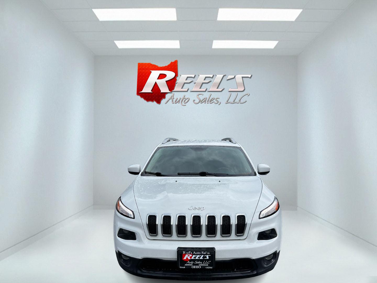 2017 White /Black Jeep Cherokee True North 4WD (1C4PJMCBXHW) with an 2.4L I4 DOHC 16V engine, 9-Speed Automatic transmission, located at 11115 Chardon Rd. , Chardon, OH, 44024, (440) 214-9705, 41.580246, -81.241943 - This 2017 Jeep Cherokee True North is designed for those who value efficiency and comfort in a compact SUV. It features a 2.4-liter I4 PZEV engine with a 9-speed automatic transmission, which together offer a smooth and efficient driving experience, achieving up to 28 MPG on the highway. The 4WD sys - Photo#1