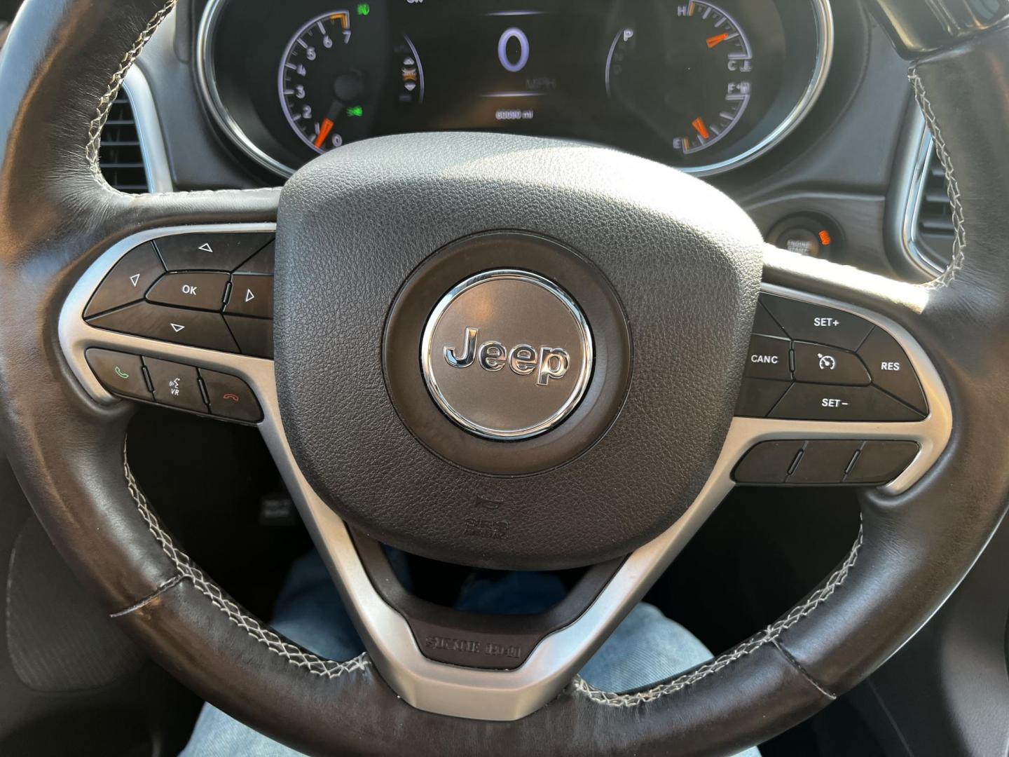 2018 White /Brown Jeep Grand Cherokee Overland 4WD (1C4RJFCGXJC) with an 3.6L V6 DOHC 24V engine, 8A transmission, located at 11115 Chardon Rd. , Chardon, OH, 44024, (440) 214-9705, 41.580246, -81.241943 - Photo#25