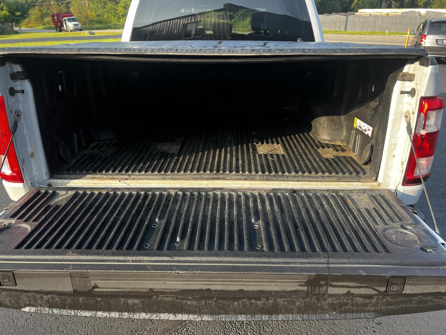 2021 White /Black Ford F-150 STX SuperCrew 5.5-ft. Bed 4WD (1FTEW1EP0MK) with an 2.7L V6 DOHC 24V TWIN TURBO engine, 10 Speed Auto transmission, located at 11115 Chardon Rd. , Chardon, OH, 44024, (440) 214-9705, 41.580246, -81.241943 - Photo#32