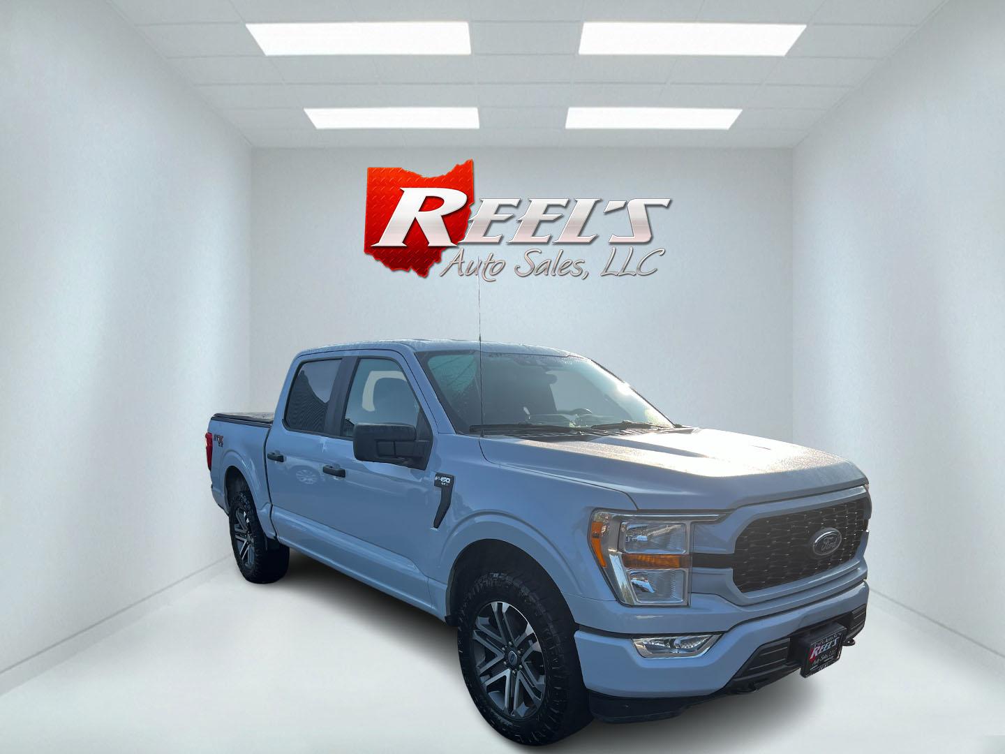 2021 White /Black Ford F-150 STX SuperCrew 5.5-ft. Bed 4WD (1FTEW1EP0MK) with an 2.7L V6 DOHC 24V TWIN TURBO engine, 10 Speed Auto transmission, located at 11115 Chardon Rd. , Chardon, OH, 44024, (440) 214-9705, 41.580246, -81.241943 - This One Owner 2021 Ford F-150 STX Crew Cab 4WD is a well-rounded truck that offers a blend of power, efficiency, and modern technology. Its 2.7-liter Twin Turbo EcoBoost V6 engine produces 325 horsepower and 400 lb-ft of torque, paired with a 10-speed automatic transmission and a 3.55 gearing locki - Photo#2