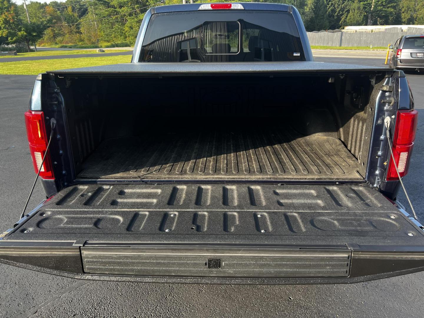 2018 Blue /Blue Ford F-150 Limited SuperCrew 5.5-ft. Bed 4WD (1FTEW1EG6JF) with an 3.5L V6 TWIN TURBO engine, 10 Speed Auto transmission, located at 11115 Chardon Rd. , Chardon, OH, 44024, (440) 214-9705, 41.580246, -81.241943 - This 2018 Ford F-150 Limited Crew Cab 4WD offers a luxurious and powerful driving experience with its 3.5L twin-turbo EcoBoost V6 engine producing 375 horsepower and 470 lb-ft of torque, mated to a 10-speed automatic transmission. It features on-demand 4WD and a 10,900-pound towing capacity, while m - Photo#13