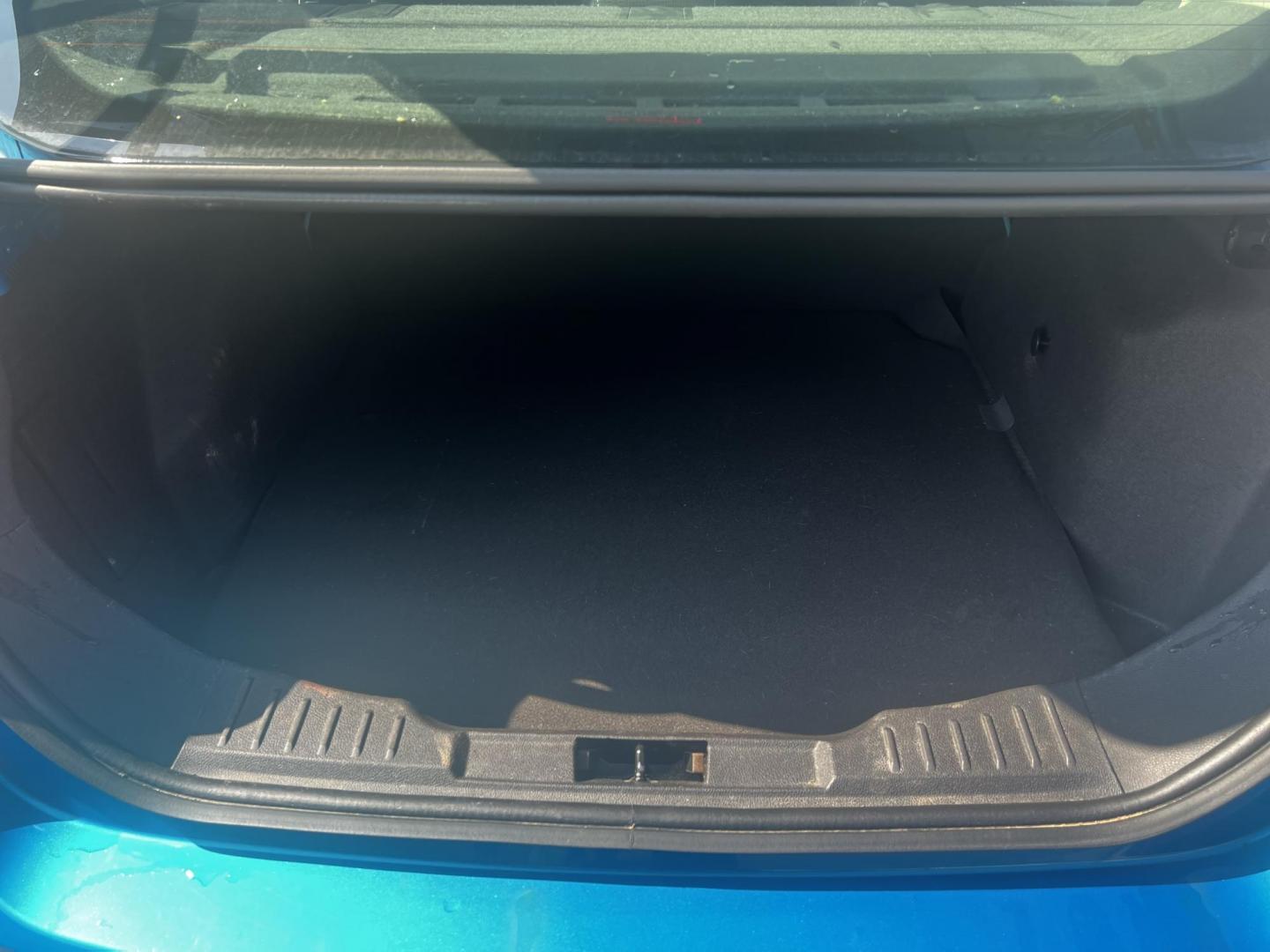 2013 Blue /Black Ford Focus SE Sedan (1FADP3F29DL) with an 2.0L I4 DOHC 16V engine, 6-Speed Automatic transmission, located at 547 E. Main St., Orwell, OH, 44076, (440) 437-5893, 41.535435, -80.847855 - Photo#30