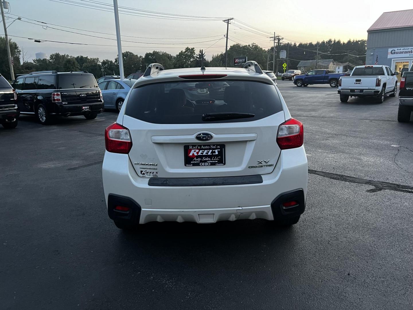 2013 White /Gray Subaru XV Crosstrek 2.0 Premium (JF2GPAVC9D2) with an 2.0L H4 DOHC 16V engine, Continuously Variable Transmission transmission, located at 547 E. Main St., Orwell, OH, 44076, (440) 437-5893, 41.535435, -80.847855 - Photo#9