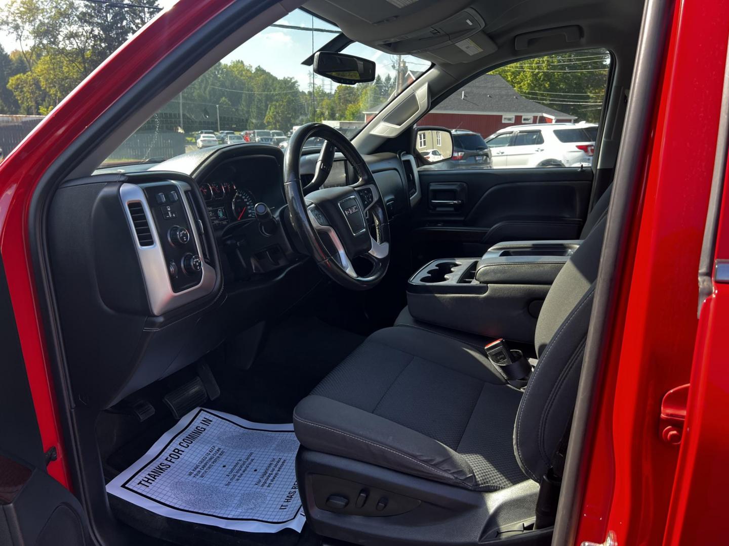 2018 Red /Black GMC Sierra 1500 SLE Double Cab 4WD (1GTV2MEC4JZ) with an 5.3L V8 OHV 16V engine, 6 Speed Automatic transmission, located at 11115 Chardon Rd. , Chardon, OH, 44024, (440) 214-9705, 41.580246, -81.241943 - This 2018 GMC Sierra 1500 SLE Double Cab 4WD is a robust pickup designed for both power and modern convenience, featuring a 5.3-liter Vortec V8 engine producing 355 horsepower with 3.42 gearing, and offering a towing capacity of 9,000 pounds. This truck is equipped for off-road and towing capabiliti - Photo#18