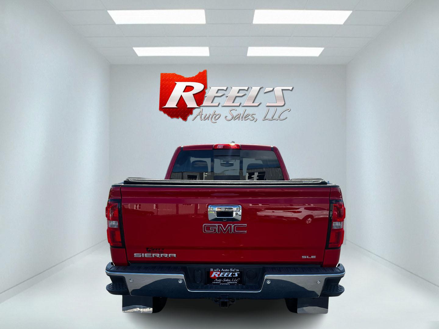 2018 Red /Black GMC Sierra 1500 SLE Double Cab 4WD (1GTV2MEC4JZ) with an 5.3L V8 OHV 16V engine, 6 Speed Automatic transmission, located at 547 E. Main St., Orwell, OH, 44076, (440) 437-5893, 41.535435, -80.847855 - This 2018 GMC Sierra 1500 SLE Double Cab 4WD is a robust pickup designed for both power and modern convenience, featuring a 5.3-liter Vortec V8 engine producing 355 horsepower with 3.42 gearing, and offering a towing capacity of 9,000 pounds. This truck is equipped for off-road and towing capabiliti - Photo#6