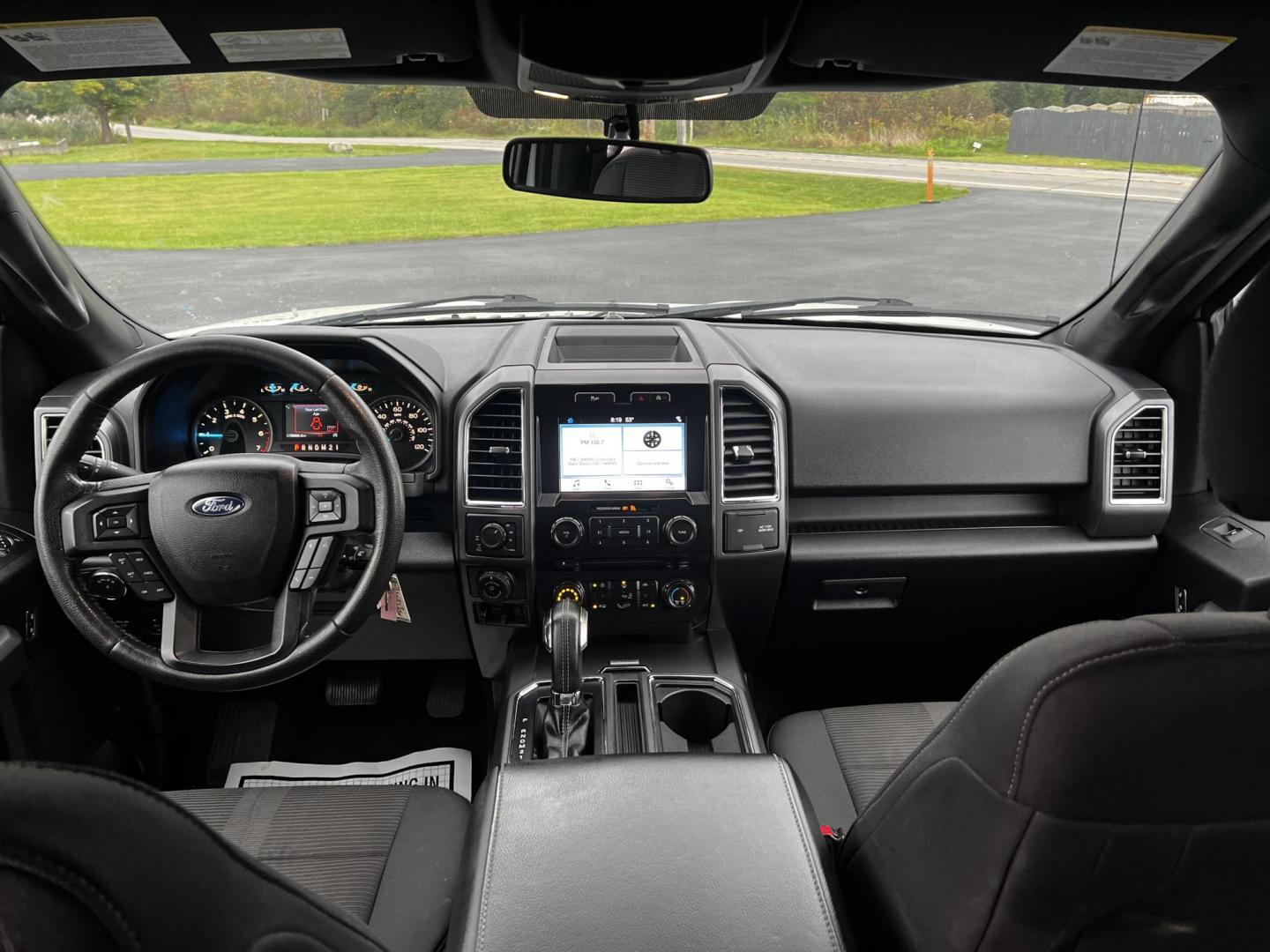 2016 White /Black Ford F-150 XLT SuperCrew 5.5-ft. Bed 4WD (1FTEW1EP5GF) with an 2.7L V6 DOHC 24V TWIN TURBO engine, 6-Speed Automatic transmission, located at 11115 Chardon Rd. , Chardon, OH, 44024, (440) 214-9705, 41.580246, -81.241943 - Photo#36