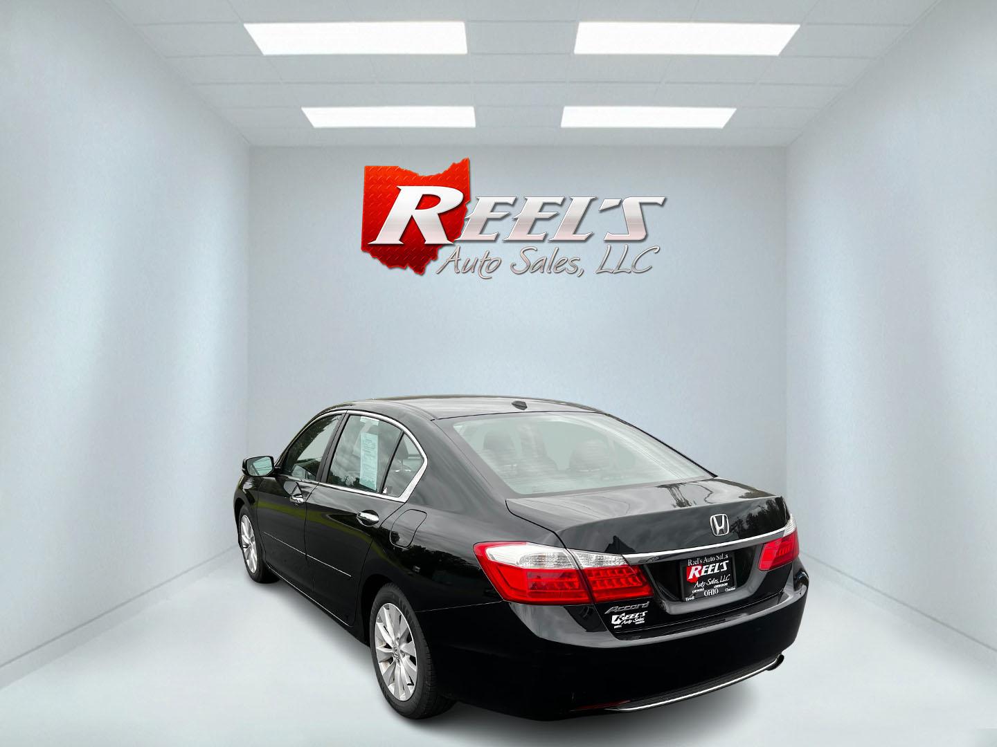 2013 Black /Black Honda Accord EX-L Sedan CVT (1HGCR2F8XDA) with an 2.4L I4 DOHC 16V engine, Automatic transmission, located at 11115 Chardon Rd. , Chardon, OH, 44024, (440) 214-9705, 41.580246, -81.241943 - This One Owner 2013 Honda Accord EX-L is a well-rounded midsize sedan known for its efficiency and comfort, powered by a 2.4-liter I4 Earthdreams engine that achieves an impressive 35 MPG on the highway. The interior is tastefully designed with leather upholstery and amenities like heated front seat - Photo#7