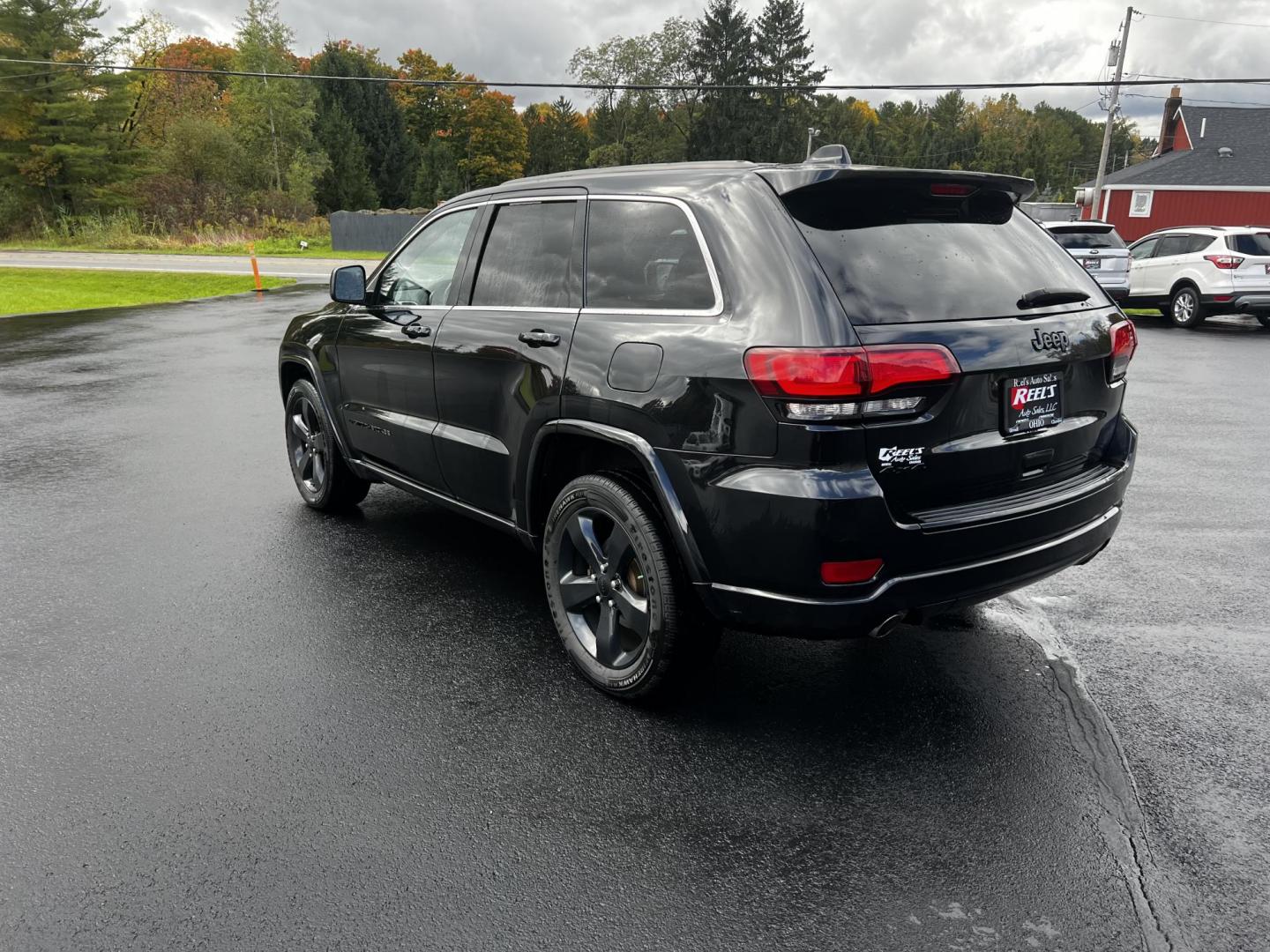 2015 Black /Black Jeep Grand Cherokee Altitude 4WD (1C4RJFAG1FC) with an 3.6L V6 DOHC 24V FFV engine, 8-Speed Automatic transmission, located at 547 E. Main St., Orwell, OH, 44076, (440) 437-5893, 41.535435, -80.847855 - Photo#14