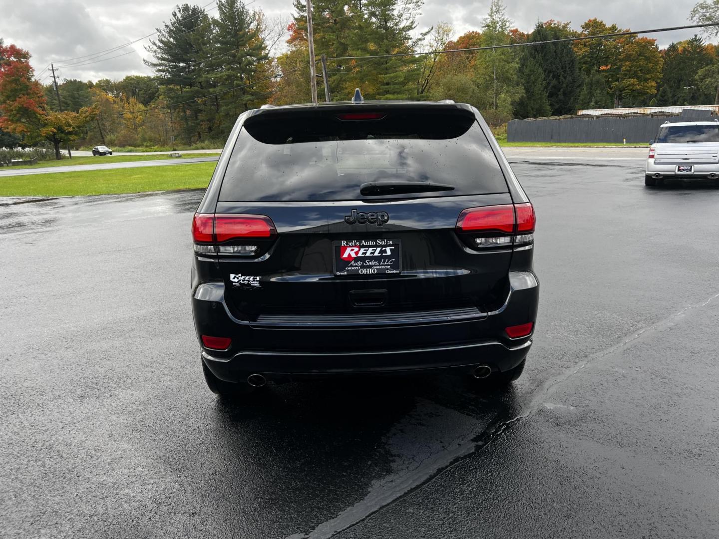 2015 Black /Black Jeep Grand Cherokee Altitude 4WD (1C4RJFAG1FC) with an 3.6L V6 DOHC 24V FFV engine, 8-Speed Automatic transmission, located at 547 E. Main St., Orwell, OH, 44076, (440) 437-5893, 41.535435, -80.847855 - Photo#15