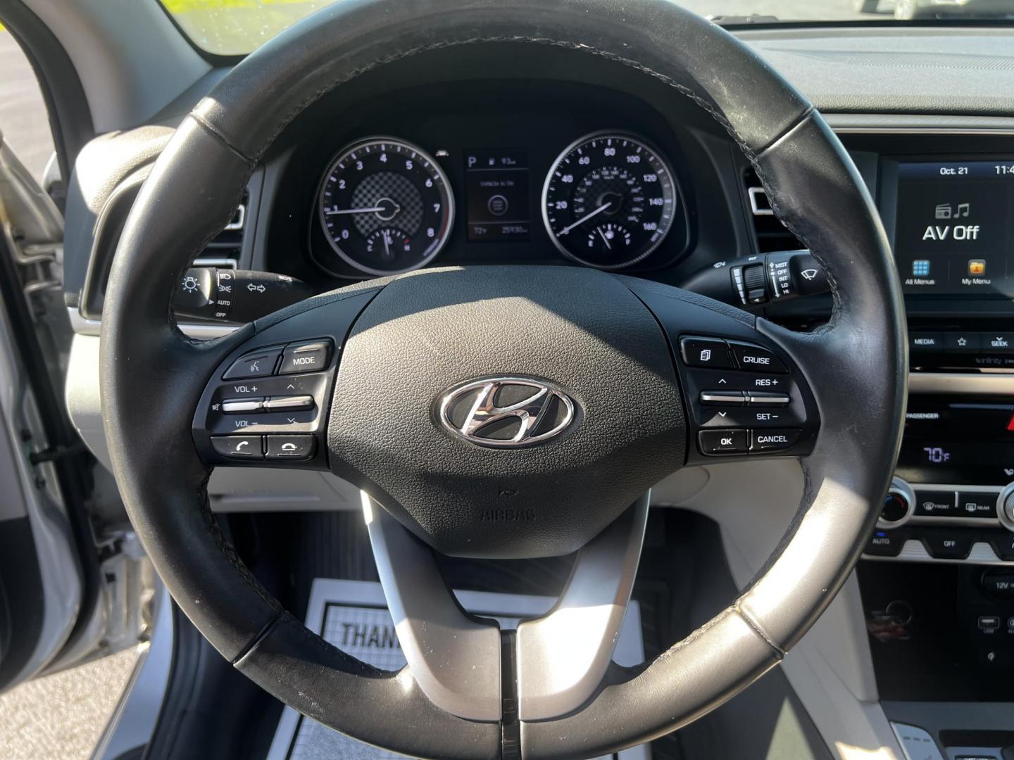 2020 Silver /Gray Hyundai Elantra Limited (5NPD84LFXLH) with an 2.0L I4 DOHC 16V engine, Automatic transmission, located at 547 E. Main St., Orwell, OH, 44076, (440) 437-5893, 41.535435, -80.847855 - This One Owner 2020 Hyundai Elantra Limited stands out as an efficient and feature-packed compact car, delivering an impressive 40 MPG on the highway. It comes with a suite of advanced safety features like forward collision warning, lane keep assist, blind spot monitoring, and a backup camera to ens - Photo#22