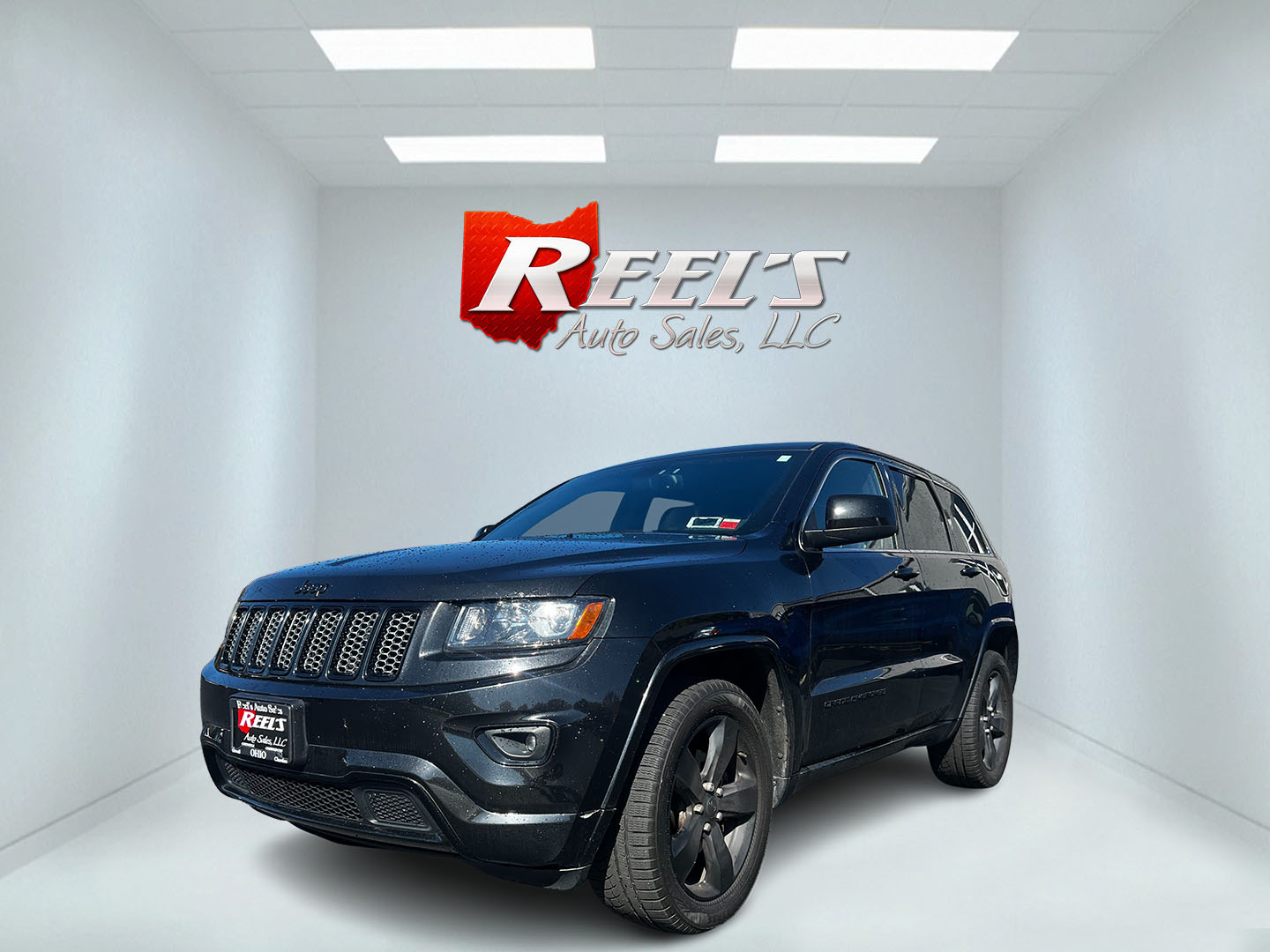 photo of 2015 Jeep Grand Cherokee Altitude 4WD