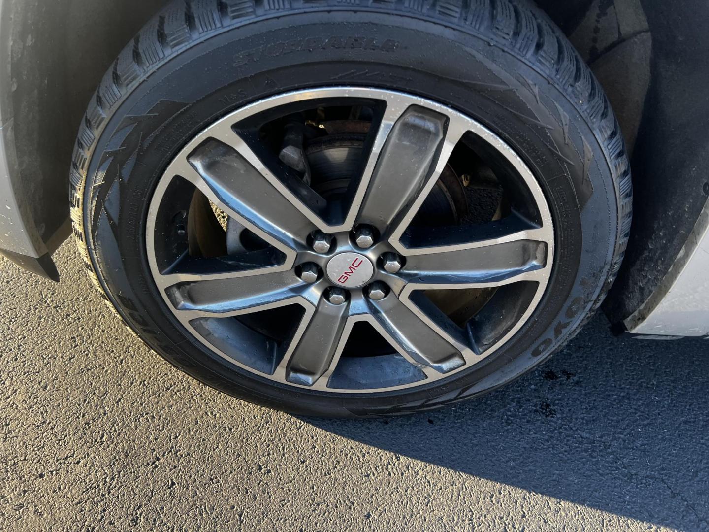 2017 Silver /Black GMC Acadia Denali AWD (1GKKNXLS0HZ) with an 3.6L V6 DOHC 24V engine, 6 Speed Automatic transmission, located at 11115 Chardon Rd. , Chardon, OH, 44024, (440) 214-9705, 41.580246, -81.241943 - This 2017 GMC Acadia Denali AWD is a premium midsize SUV that combines luxury with performance, driven by a 3.6-liter V6 engine paired with a 6-speed automatic transmission. It’s outfitted with HID headlights and power front seats, offering superior visibility and comfort. The interior features tr - Photo#14