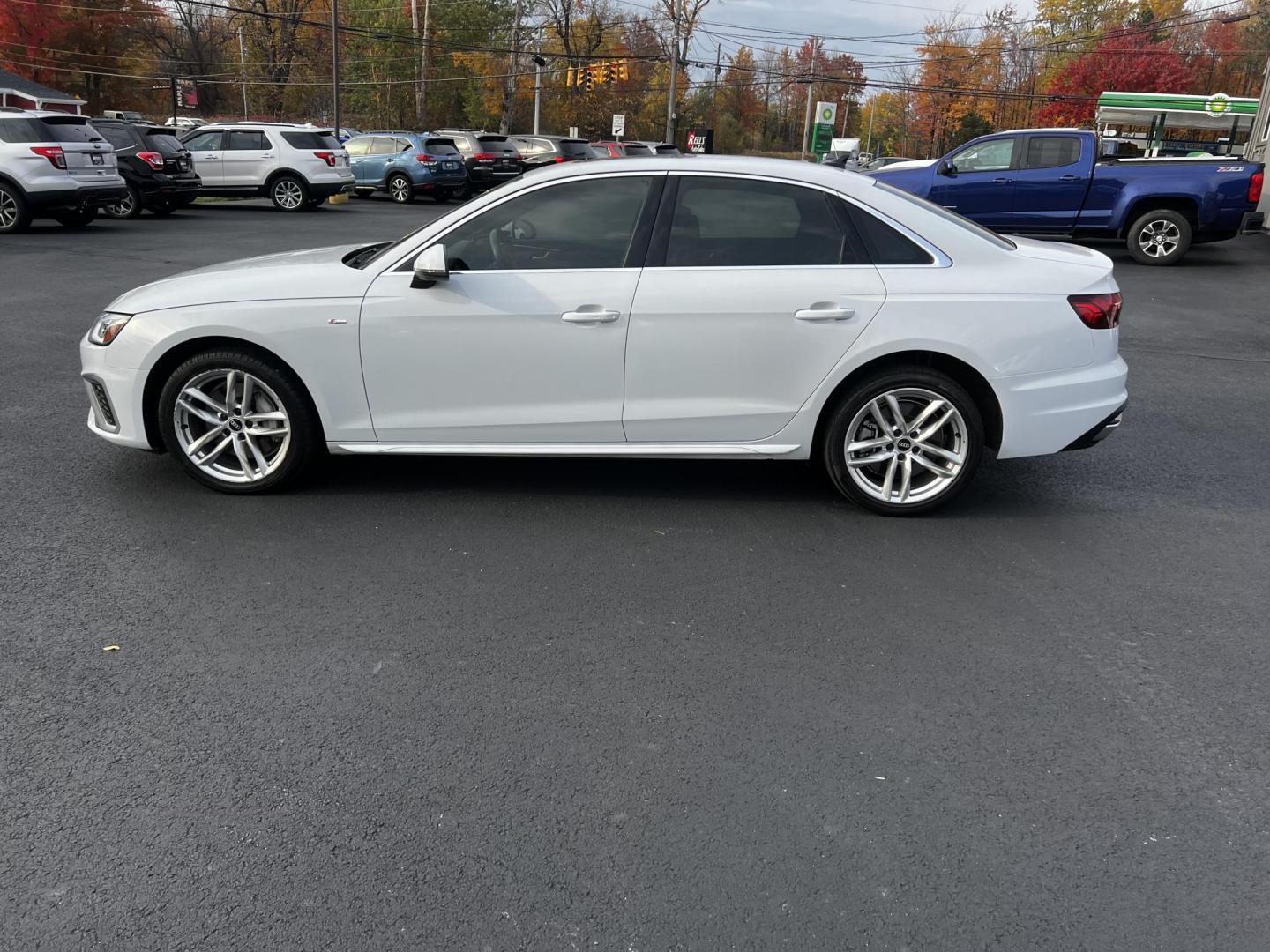 2021 White /Brown Audi A4 Premium Plus quattro (WAUEAAF4XMA) with an 2.0L I4 DOHC 16V TURBO engine, 7A transmission, located at 547 E. Main St., Orwell, OH, 44076, (440) 437-5893, 41.535435, -80.847855 - Photo#15