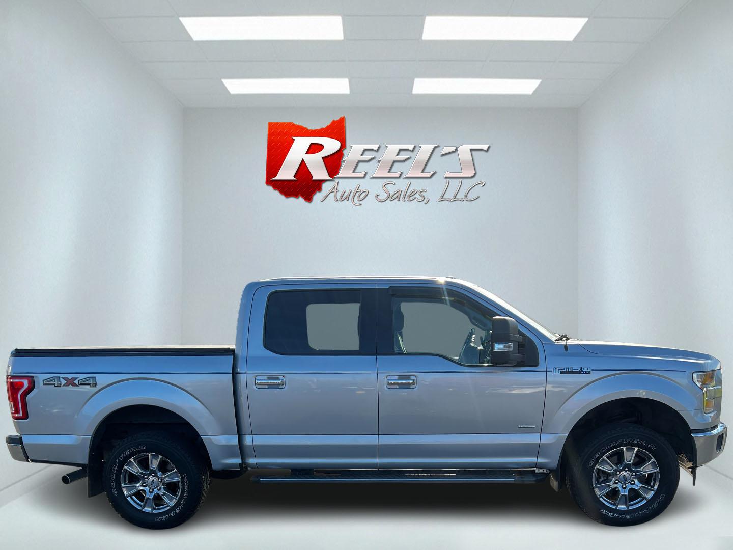 2017 Silver /Gray Ford F-150 XLT SuperCrew 5.5-ft. Bed 4WD (1FTEW1EG1HF) with an 3.5 V6 TWIN TURBO engine, 10 Speed Auto transmission, located at 11115 Chardon Rd. , Chardon, OH, 44024, (440) 214-9705, 41.580246, -81.241943 - This 2017 Ford F-150 XLT Crew Cab 4WD is a versatile and capable truck, equipped with a 3.5L Twin Turbo EcoBoost V6 engine and a 10-speed automatic transmission. It boasts a robust towing capacity of 10,700 pounds, making it suitable for heavy-duty tasks. With 3.31 gearing, it balances efficiency an - Photo#4